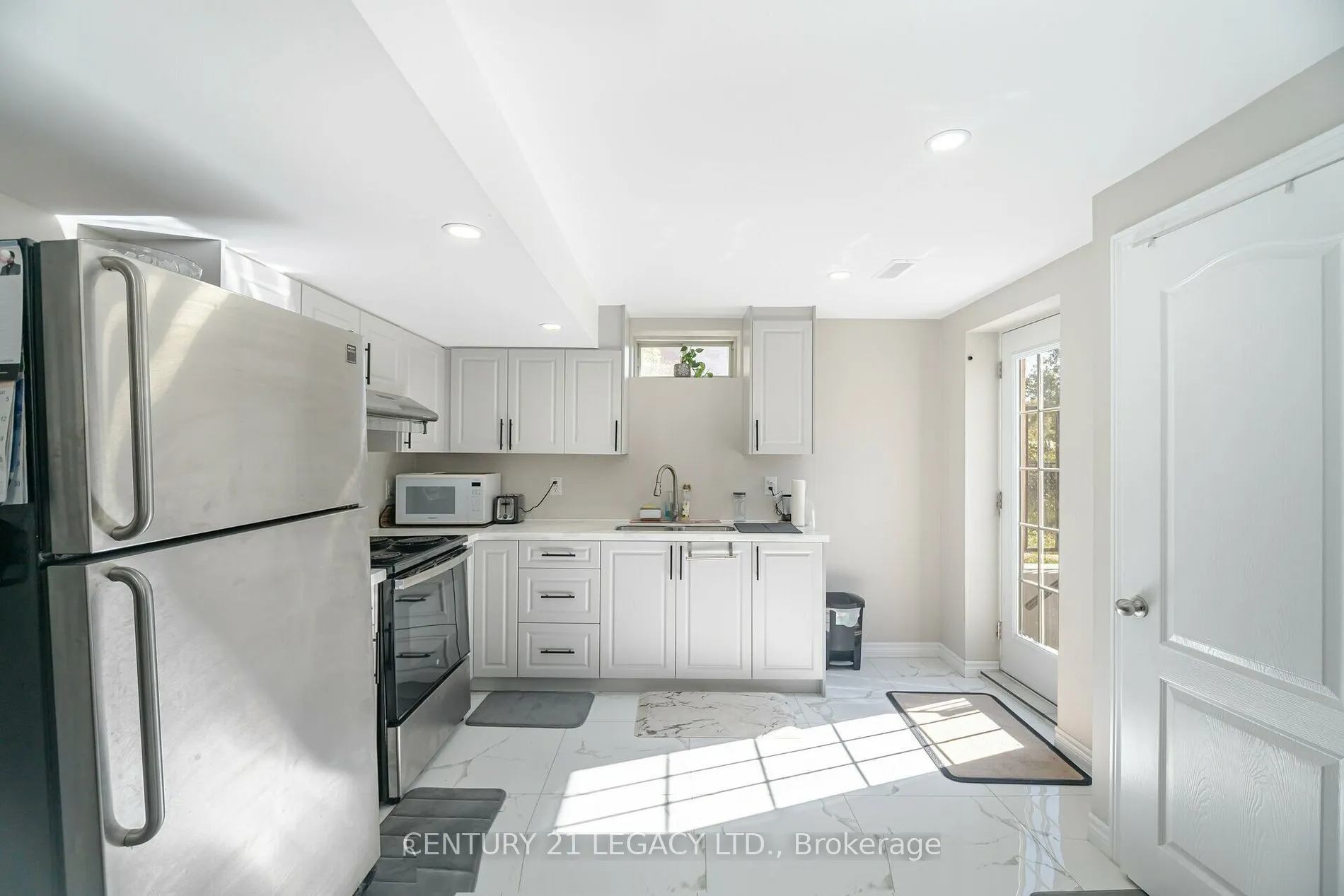 12 Cobblestone Court