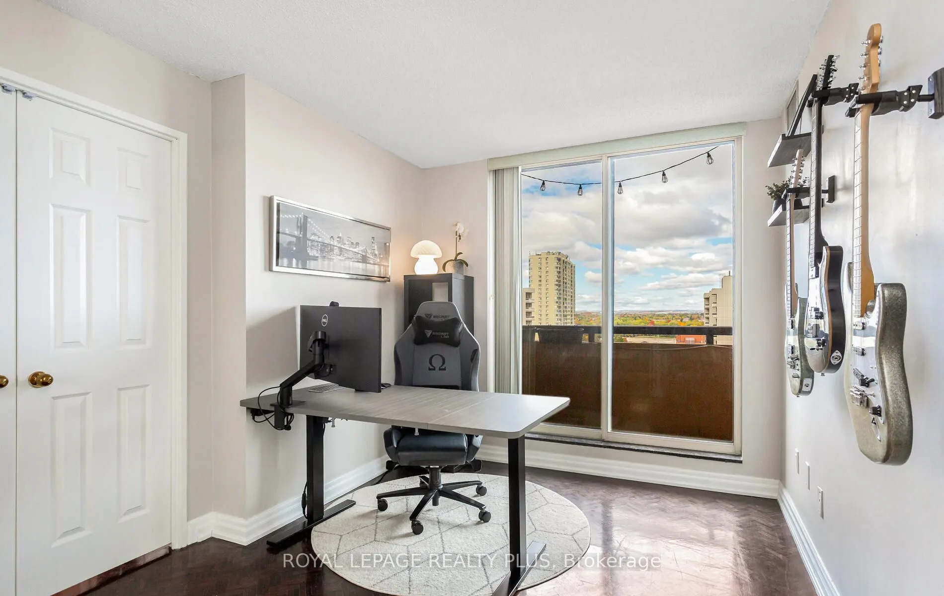 5 Lisa Street, #PH8