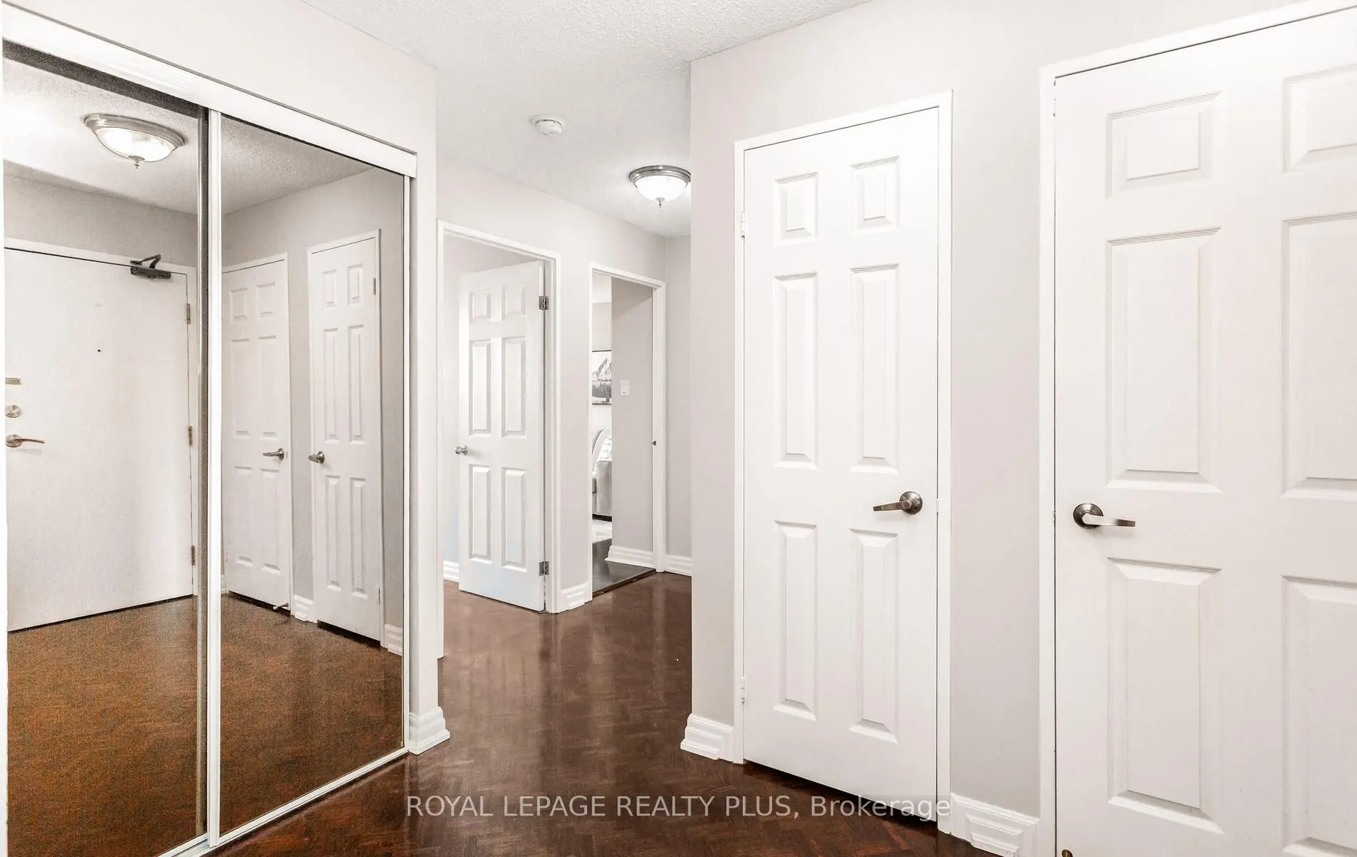 5 Lisa Street, #PH8