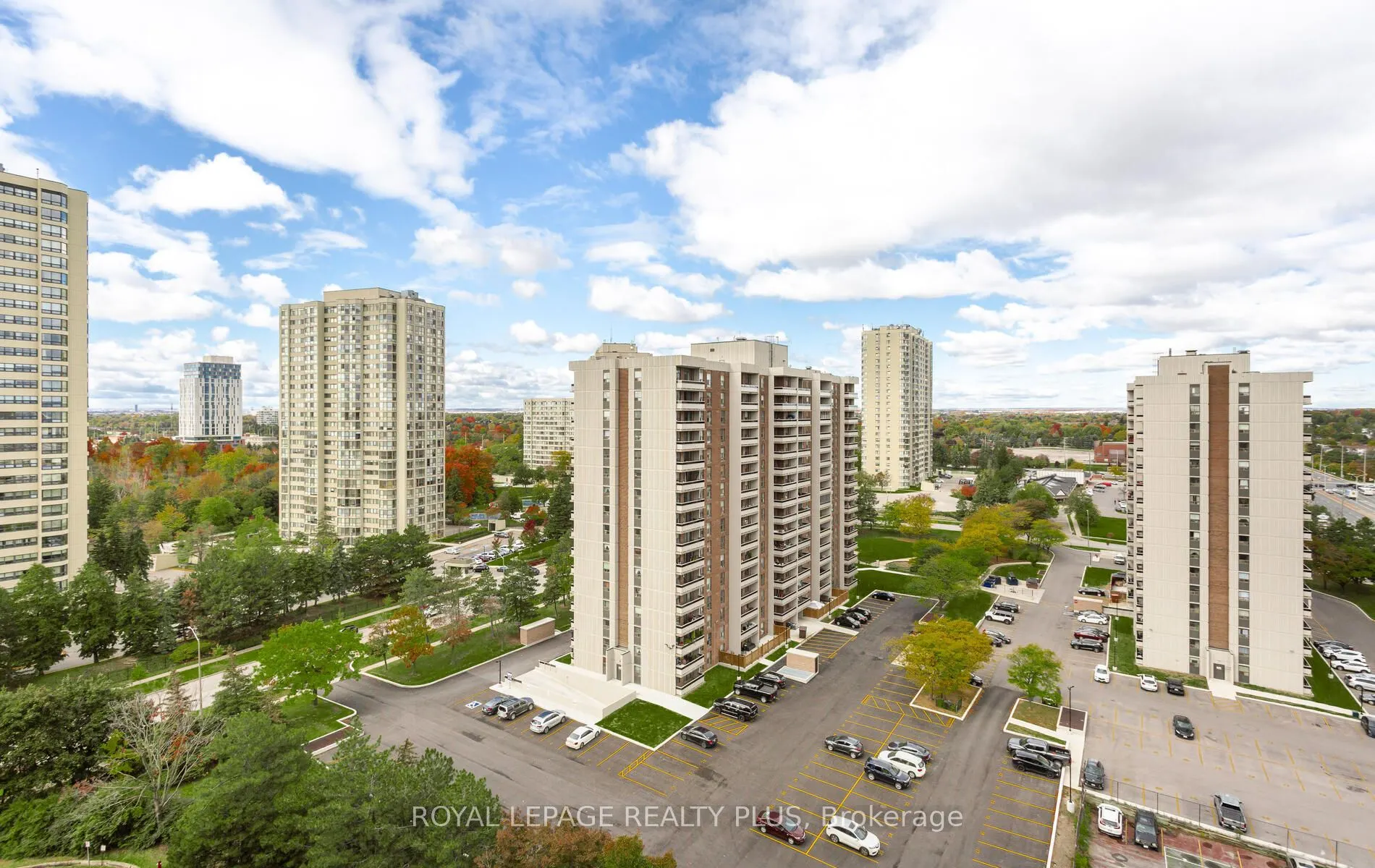 5 Lisa Street, #PH8
