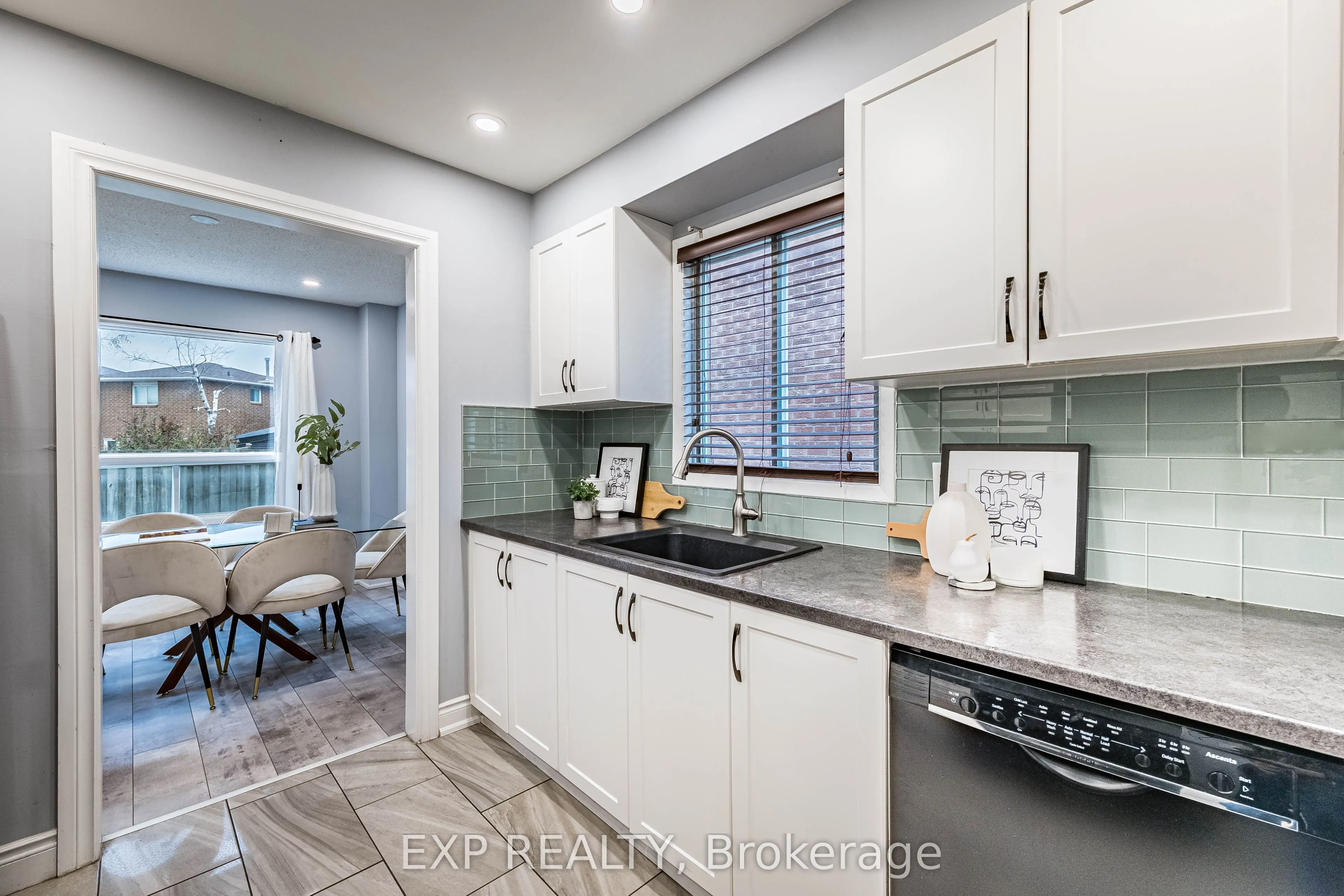 83 Wildercroft Avenue
