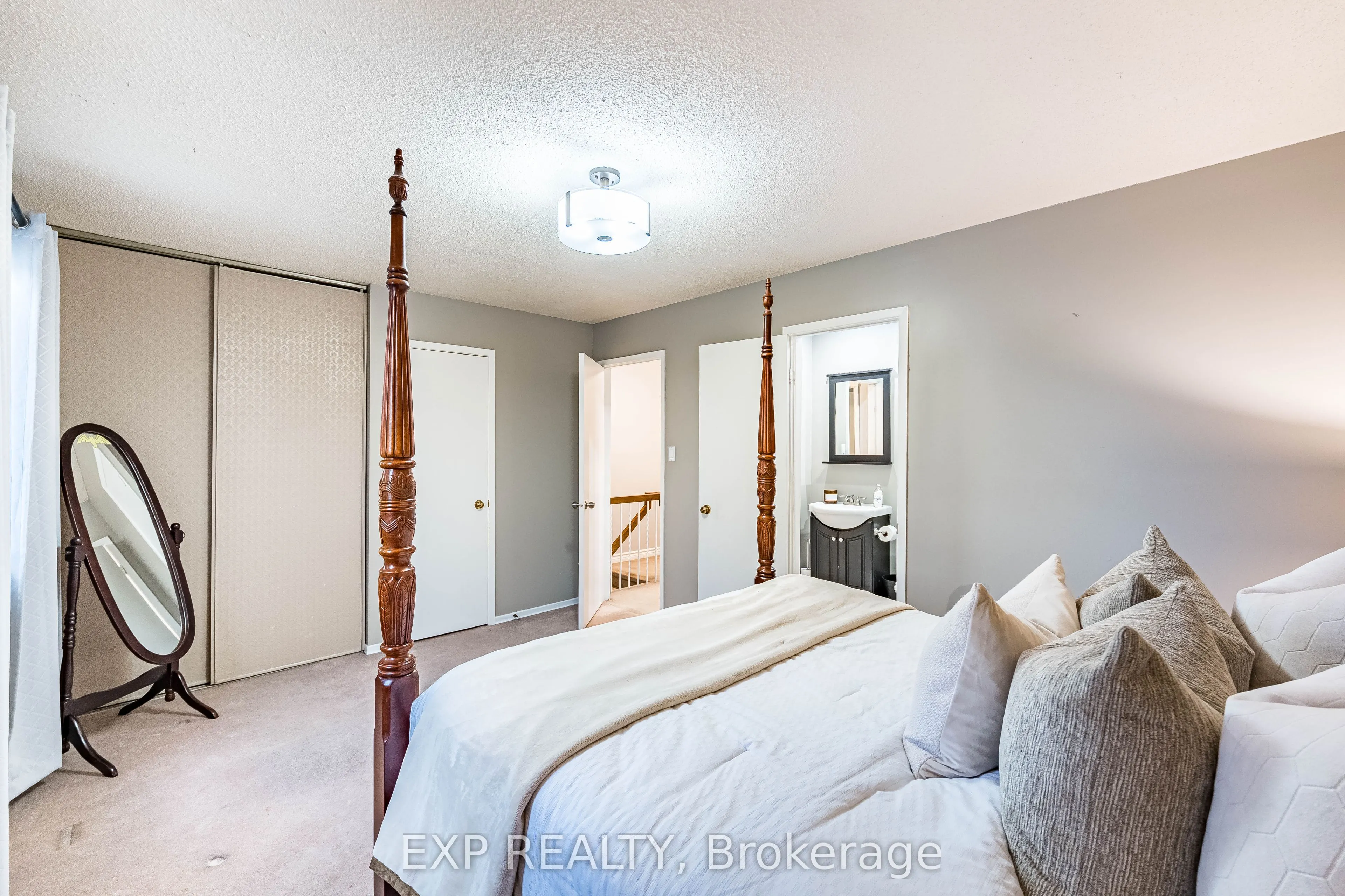 83 Wildercroft Avenue