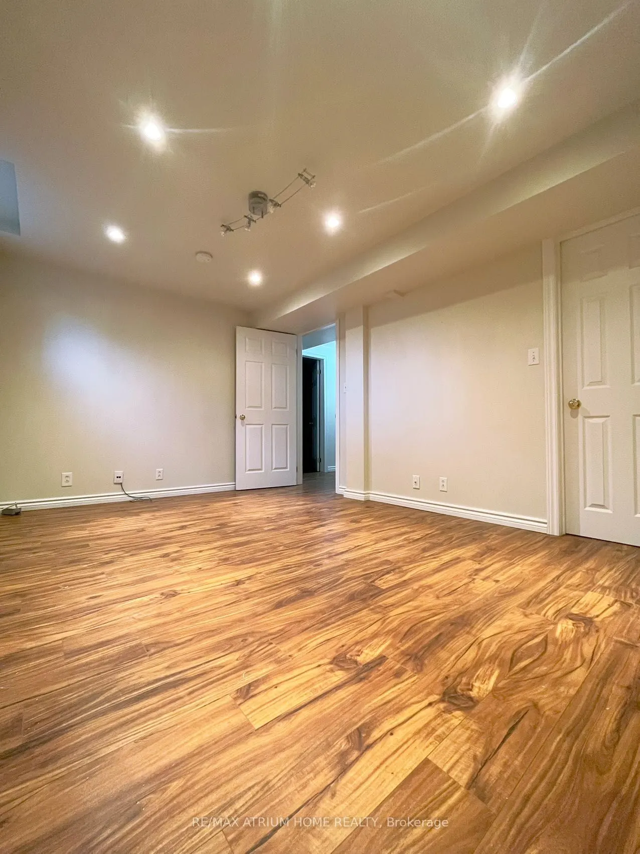 1554 Parish Lane