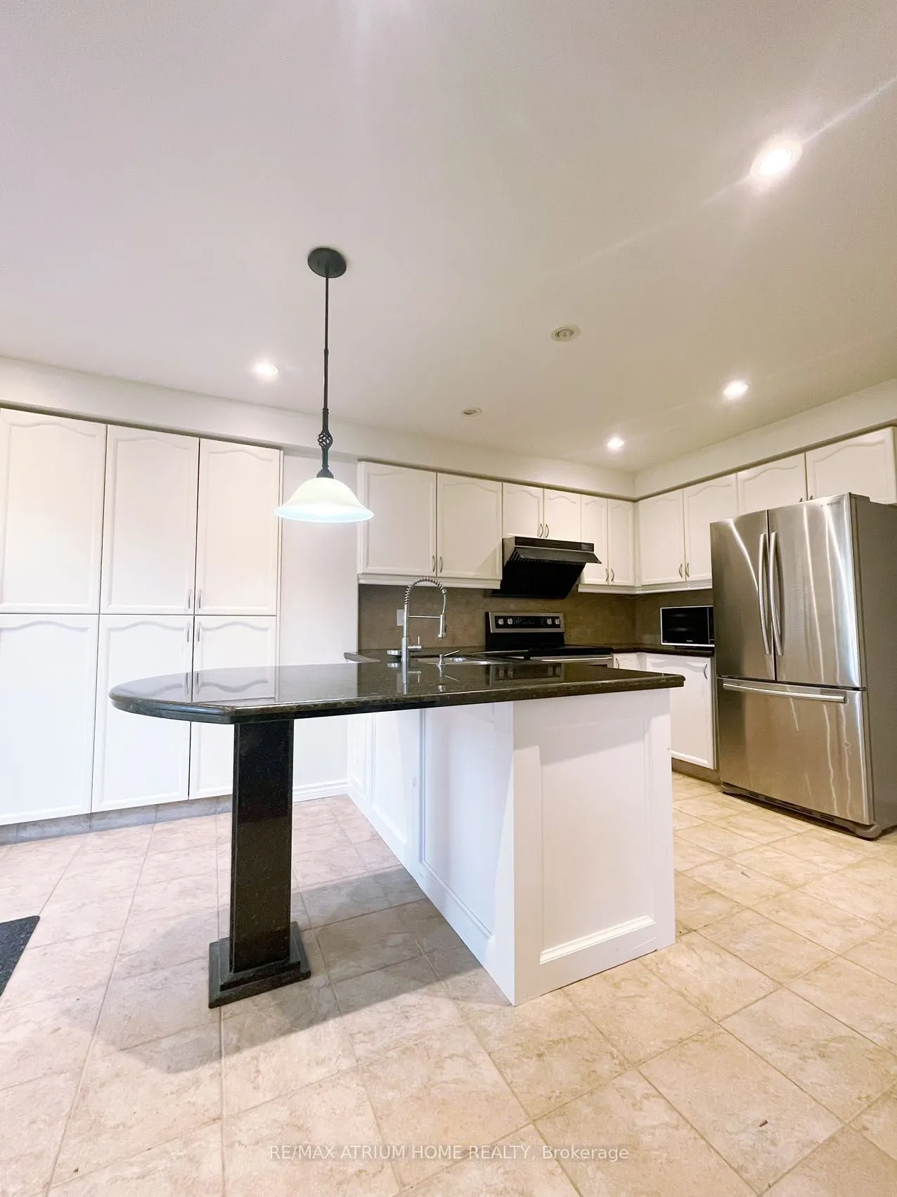 1554 Parish Lane