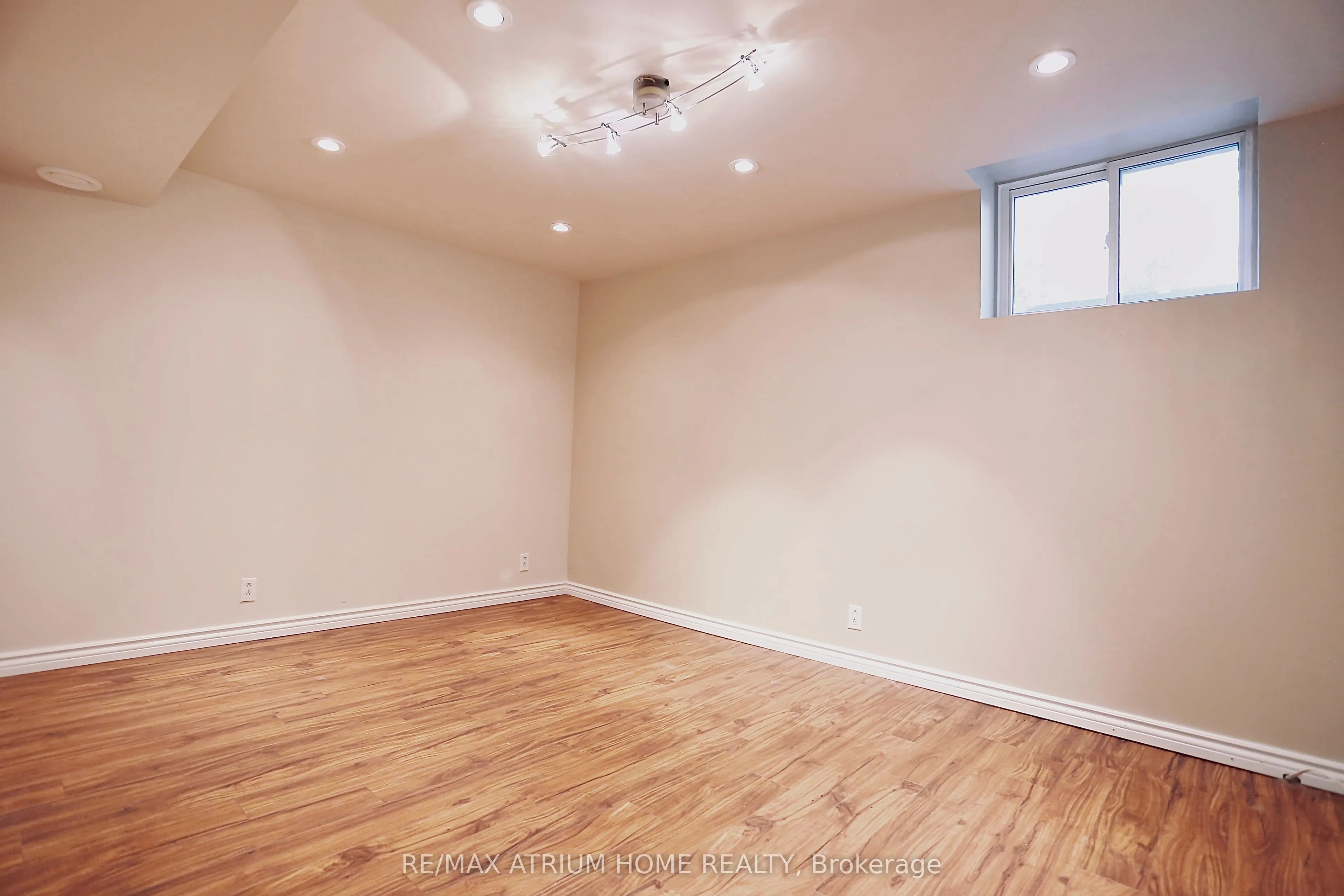 1554 Parish Lane