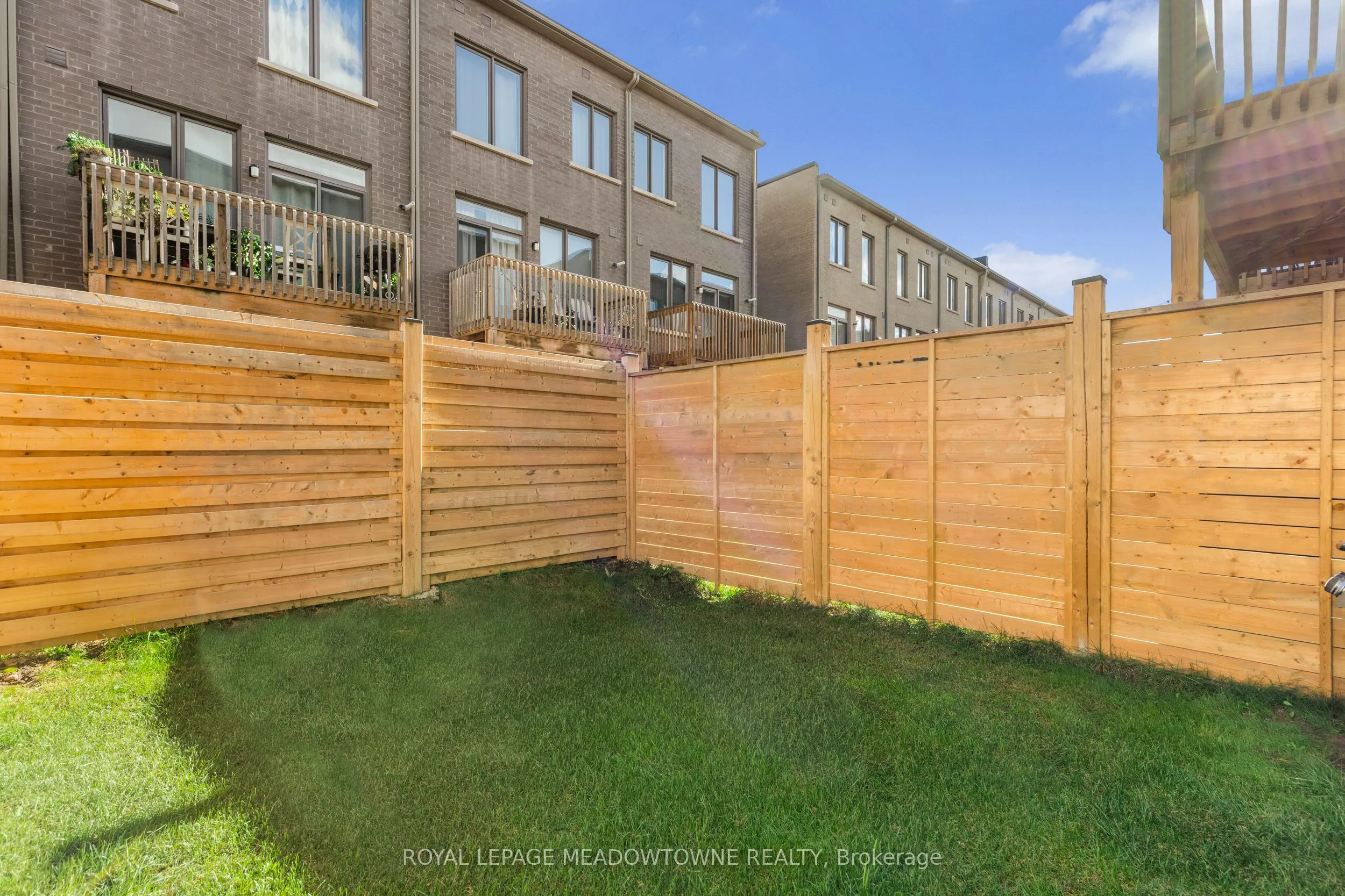 198 Squire Crescent