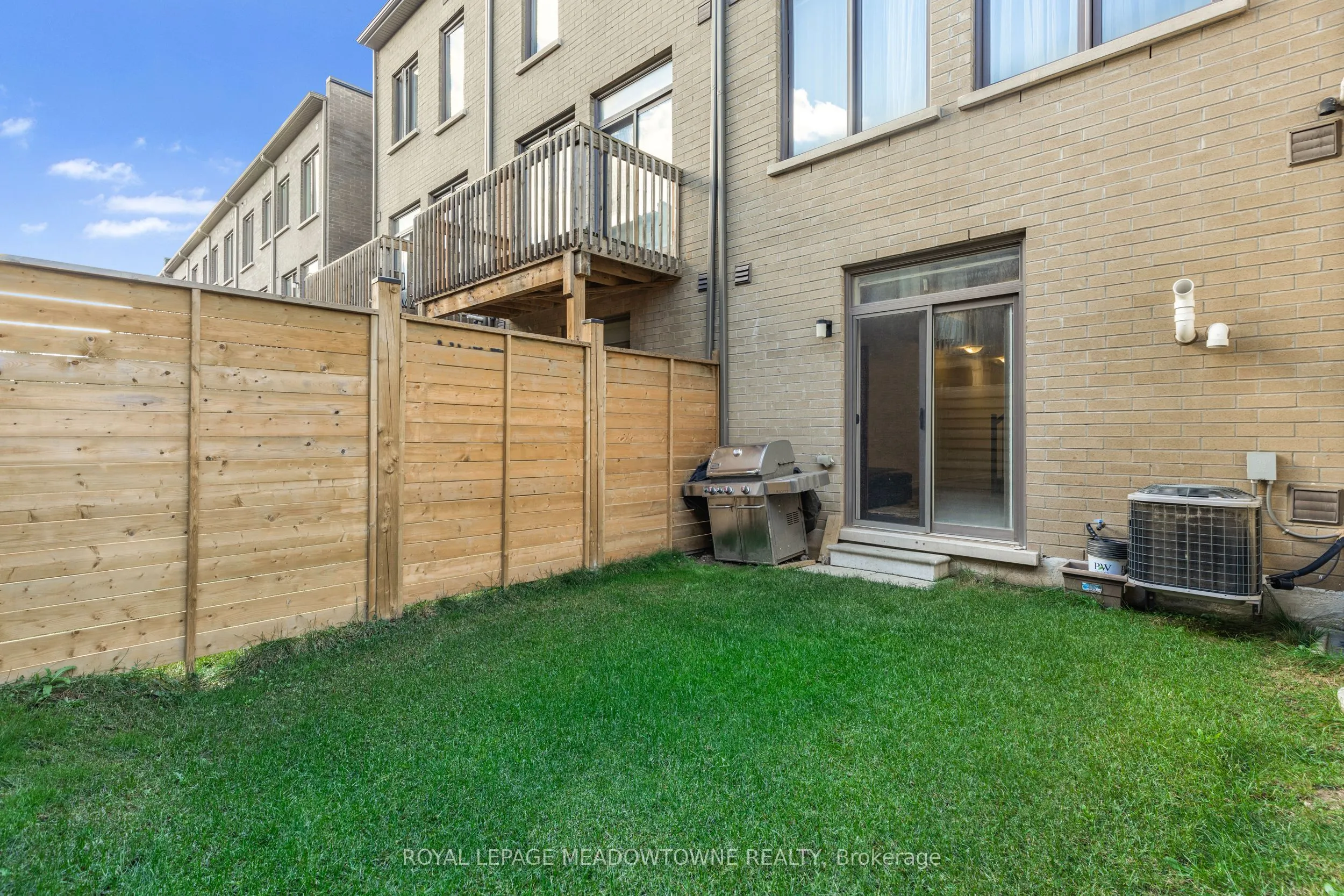 198 Squire Crescent