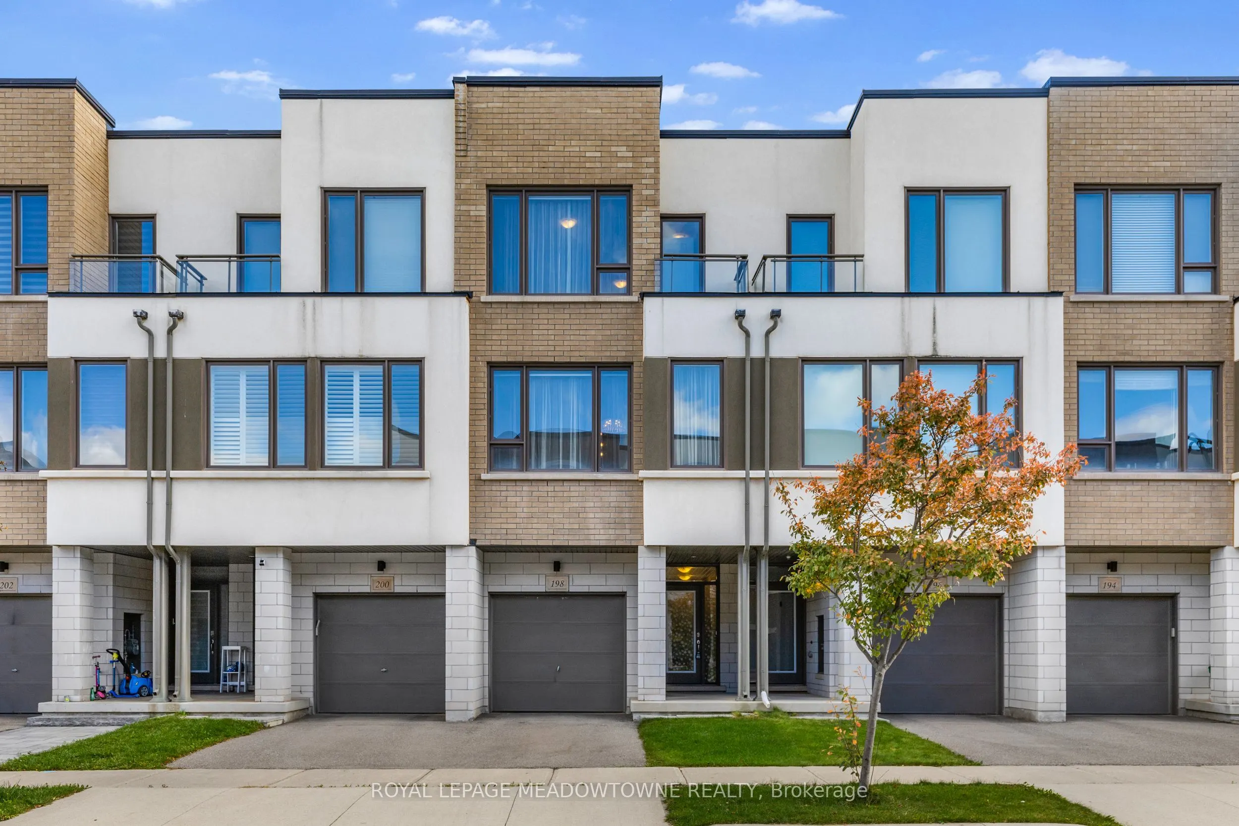 198 Squire Crescent