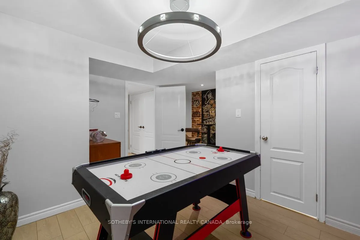 2182 Meadowglen Drive