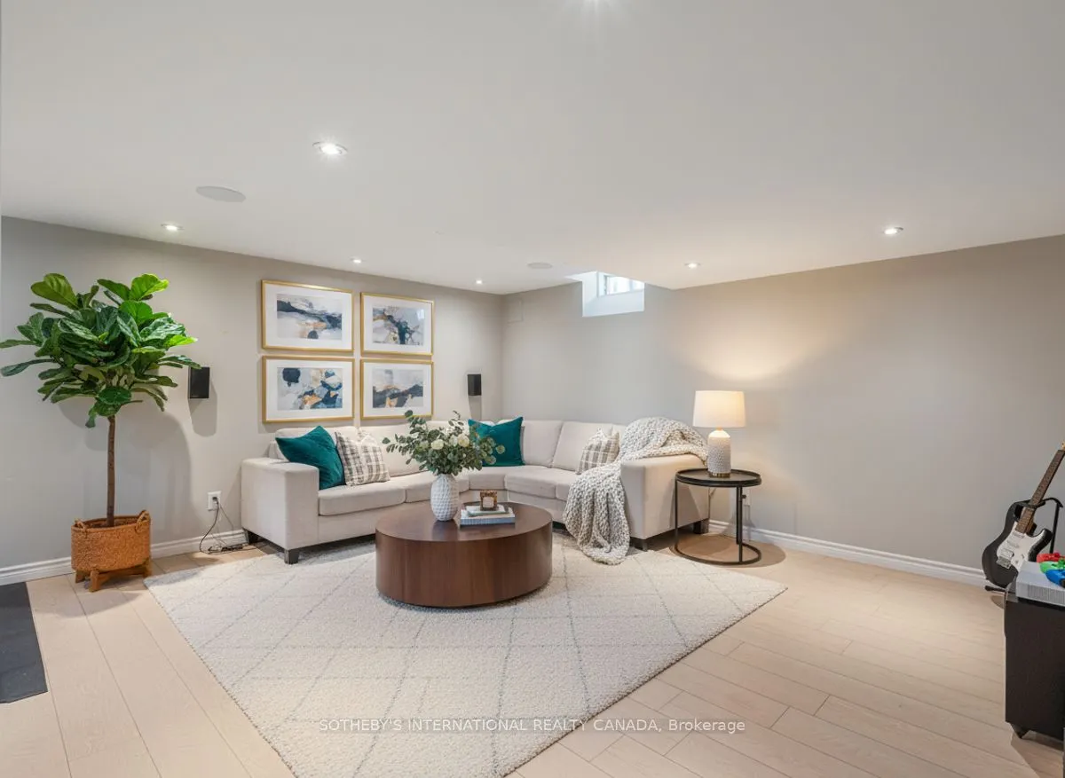 2182 Meadowglen Drive
