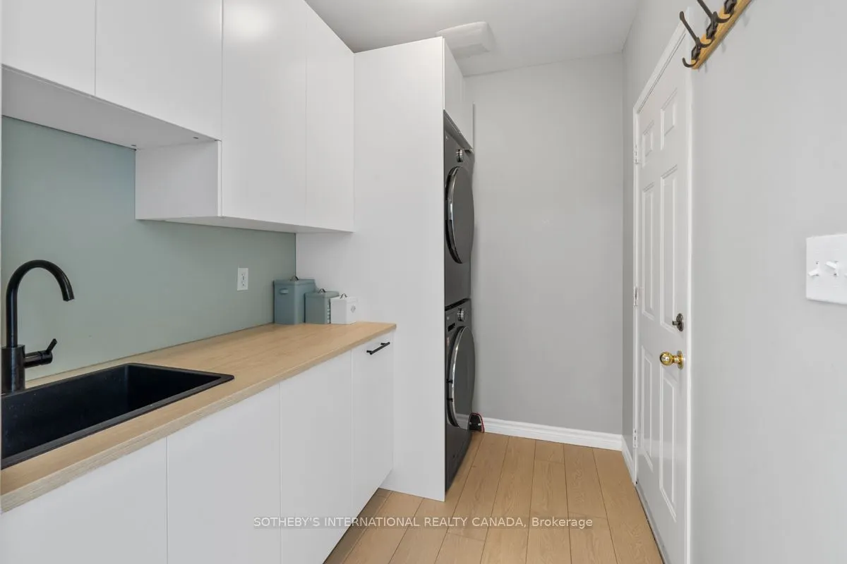2182 Meadowglen Drive