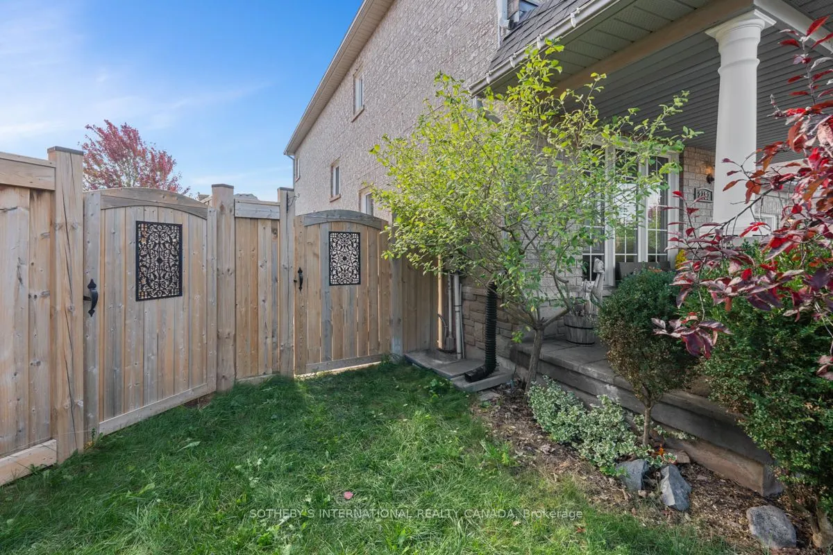 2182 Meadowglen Drive
