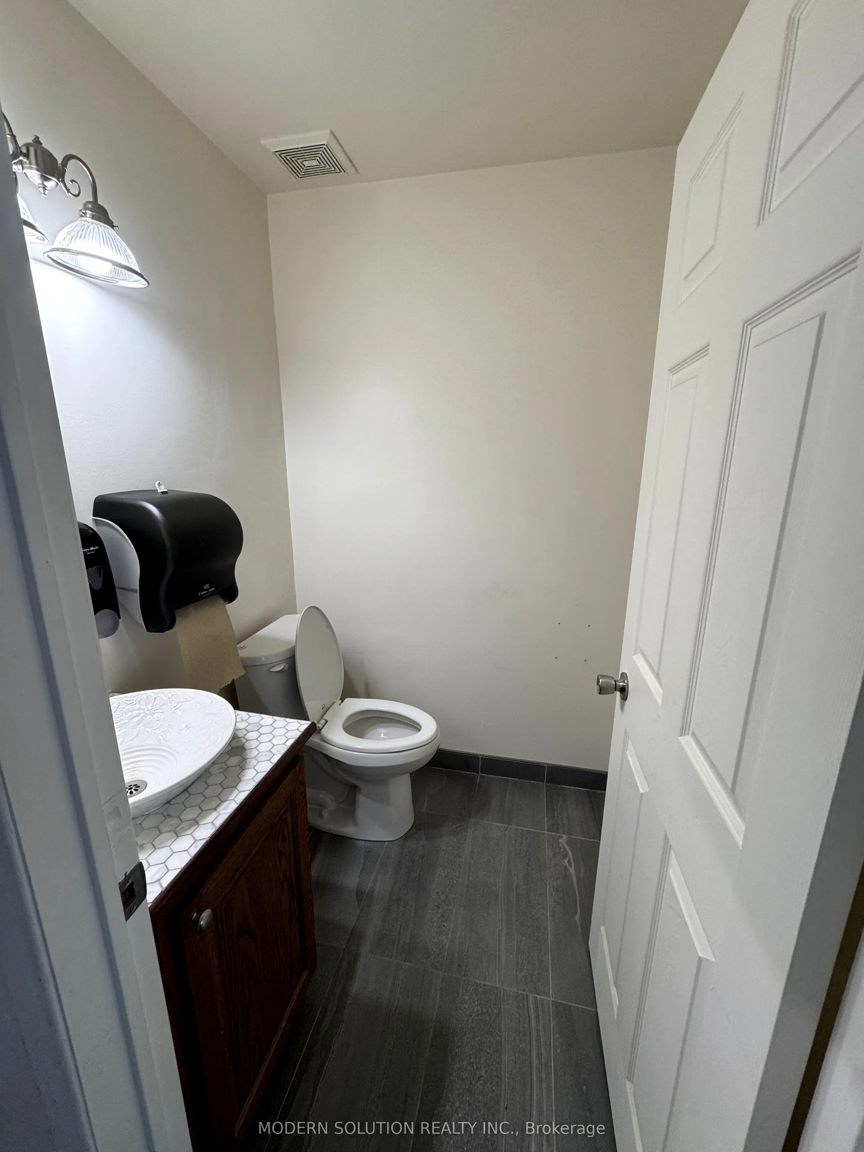 405 Industrial Drive, #20