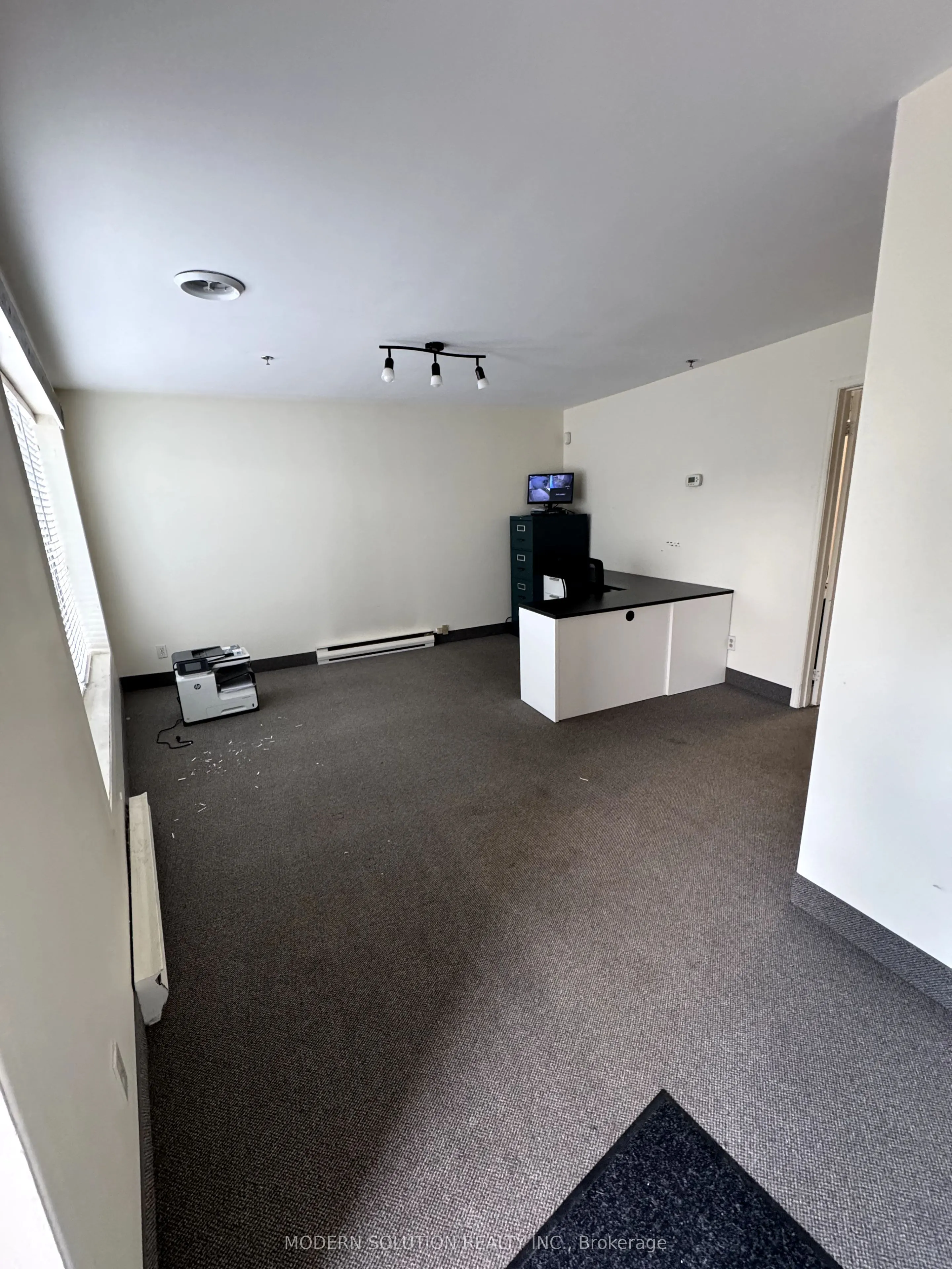 405 Industrial Drive, #20