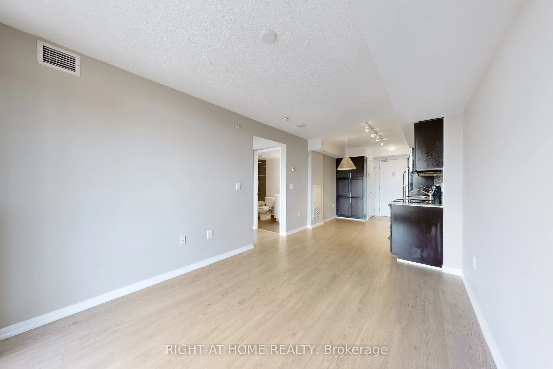 800 Lawrence Avenue W, #1122