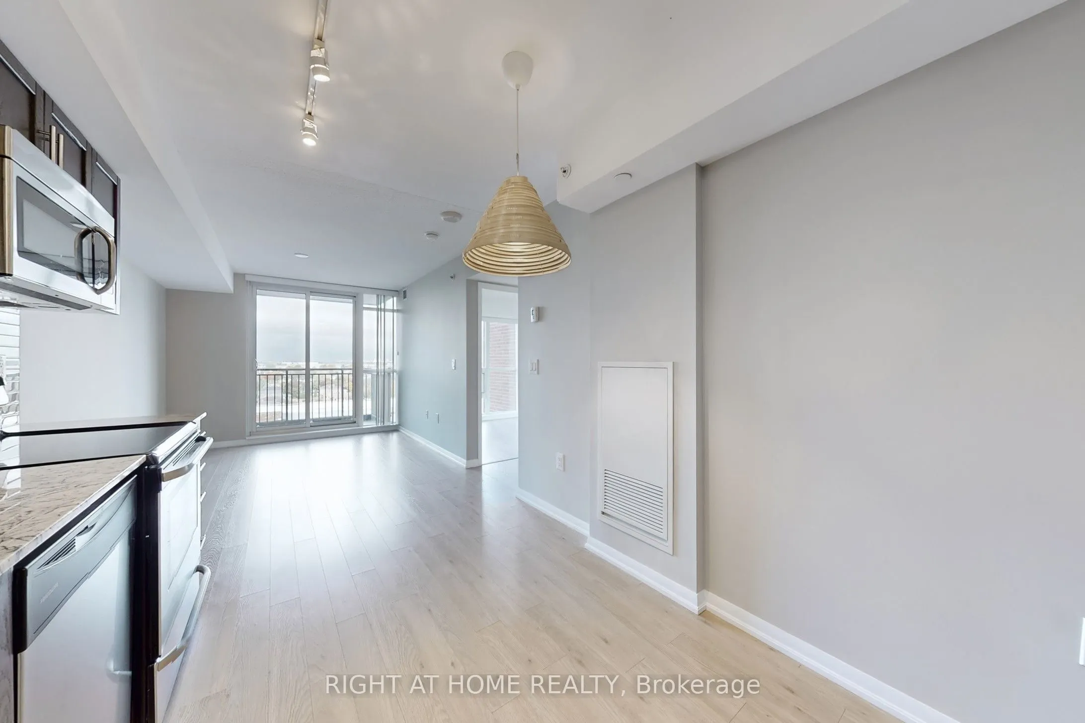 800 Lawrence Avenue W, #1122