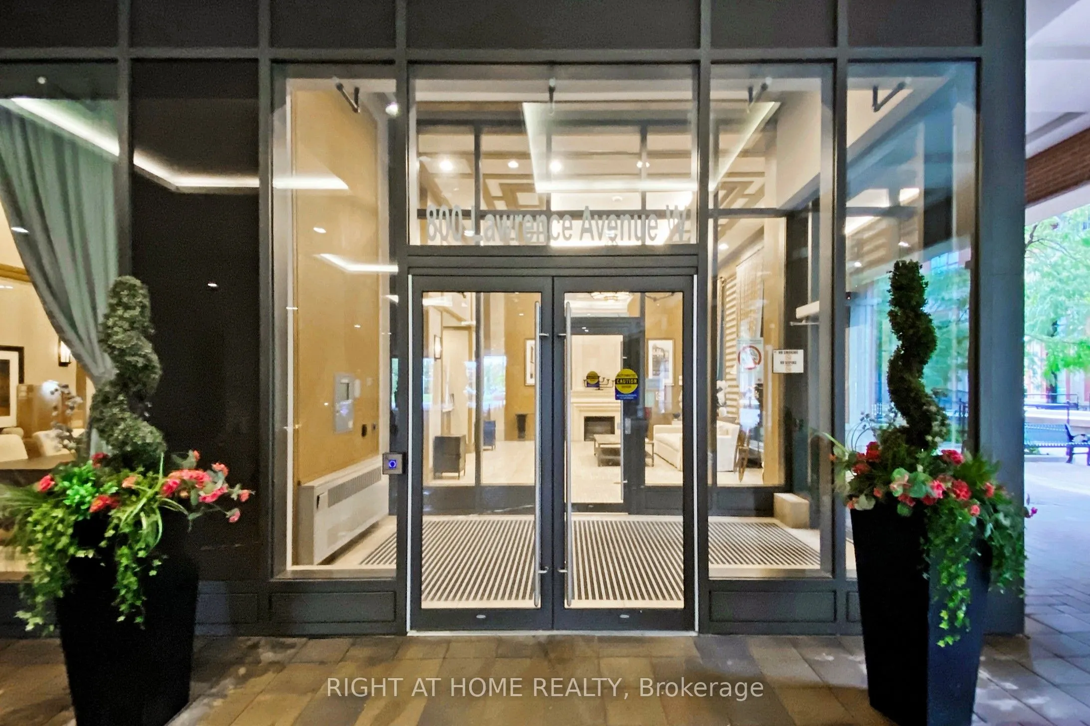800 Lawrence Avenue W, #1122