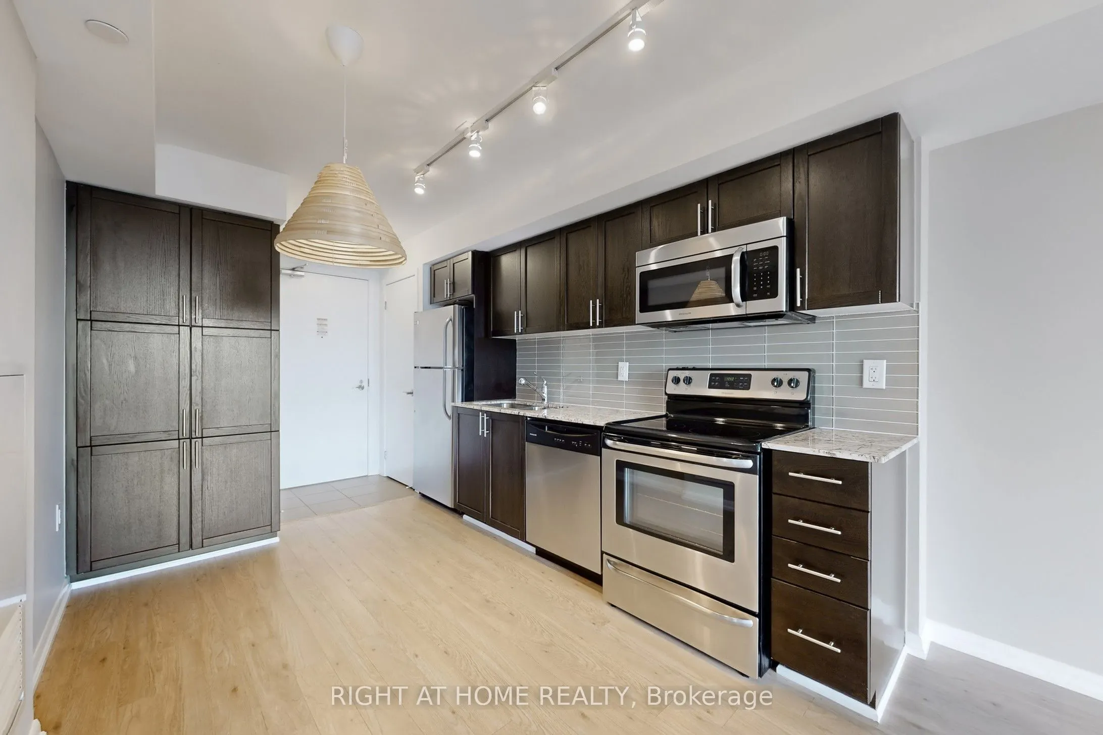 800 Lawrence Avenue W, #1122