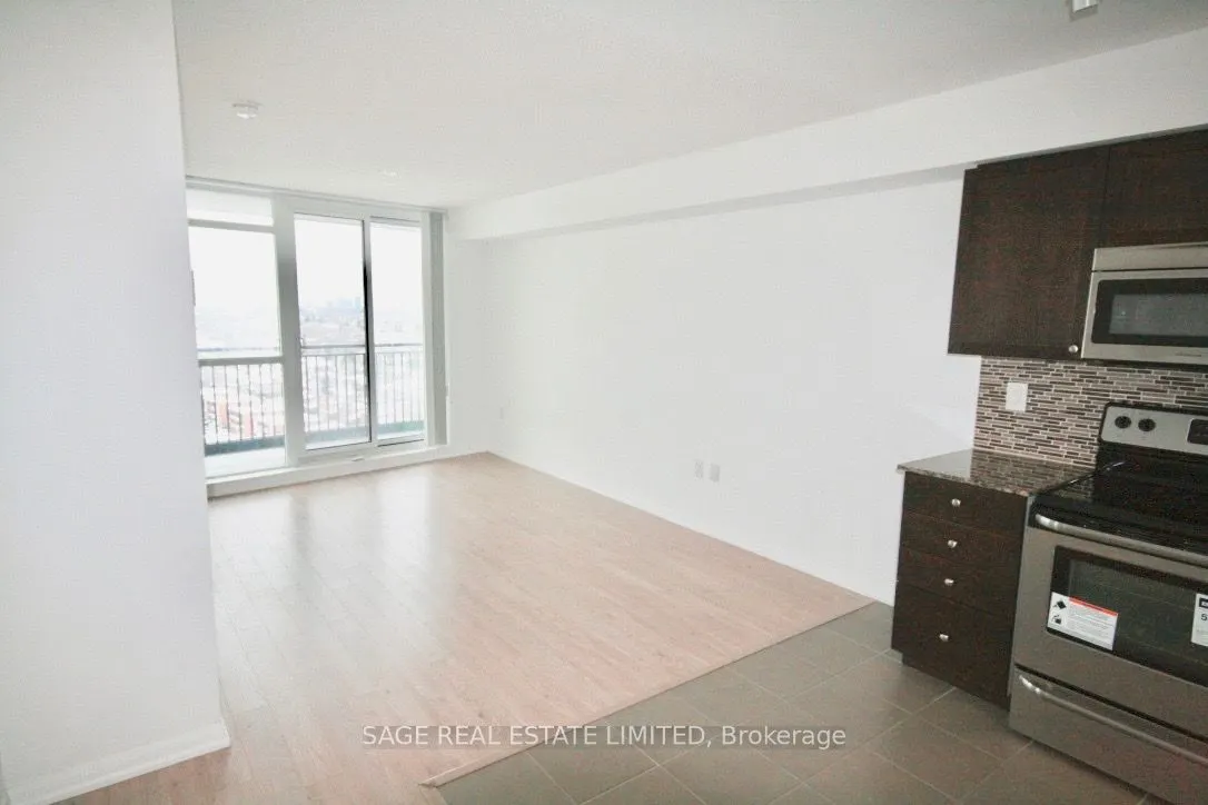 800 Lawrence Avenue W, #1424