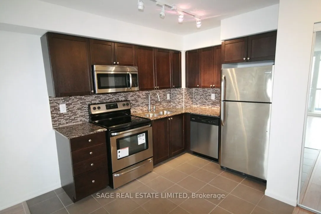 800 Lawrence Avenue W, #1424