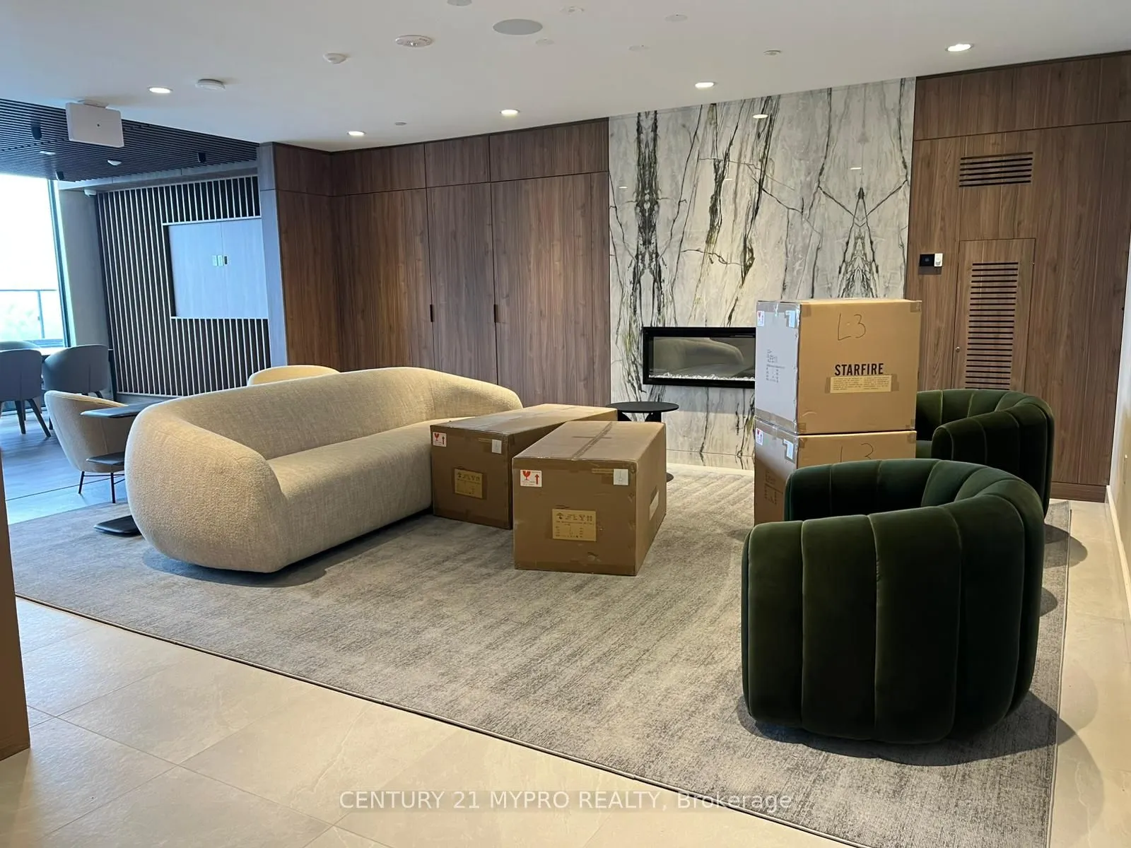 15 Skyridge Drive, #325