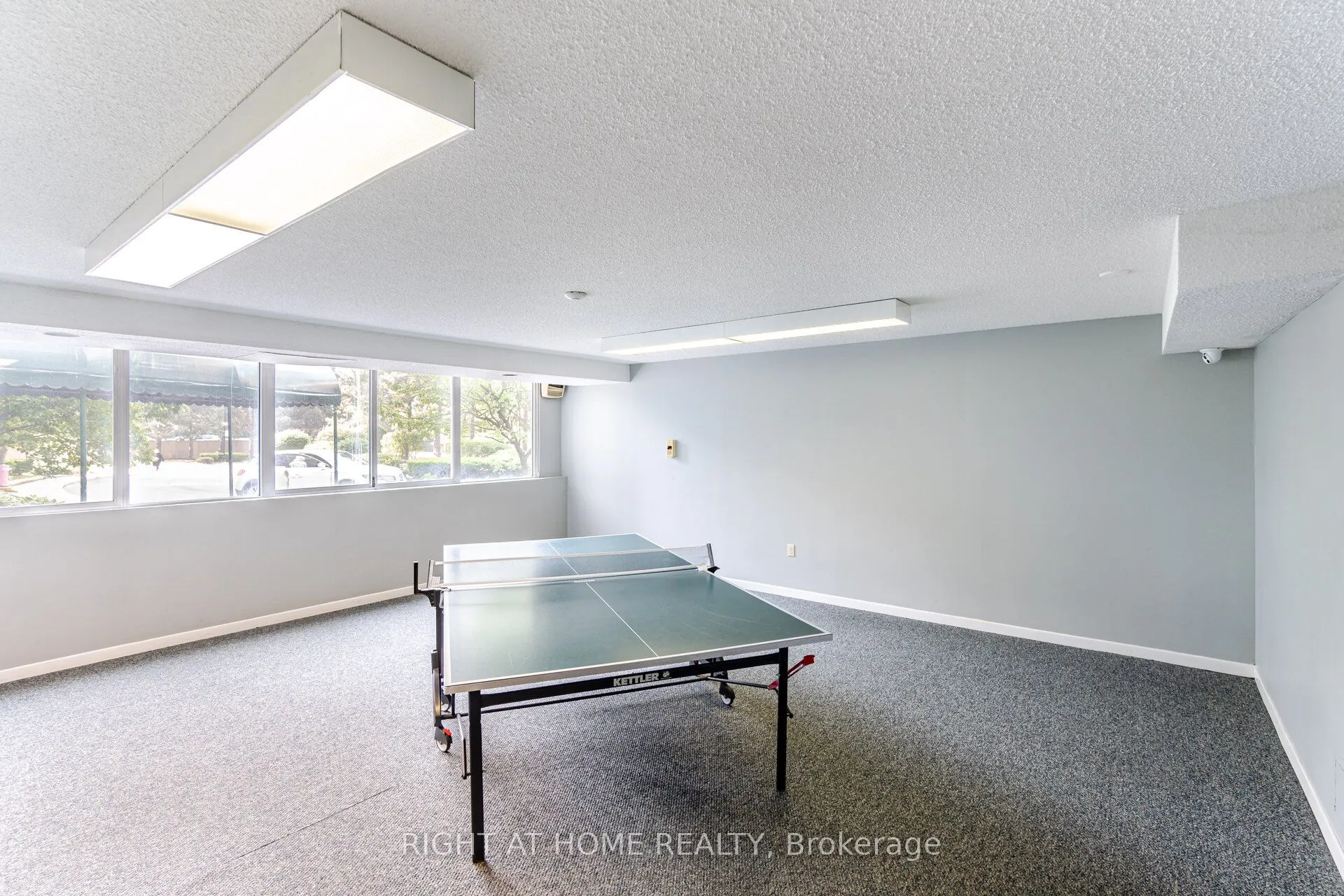 3590 Kaneff Crescent, #1209