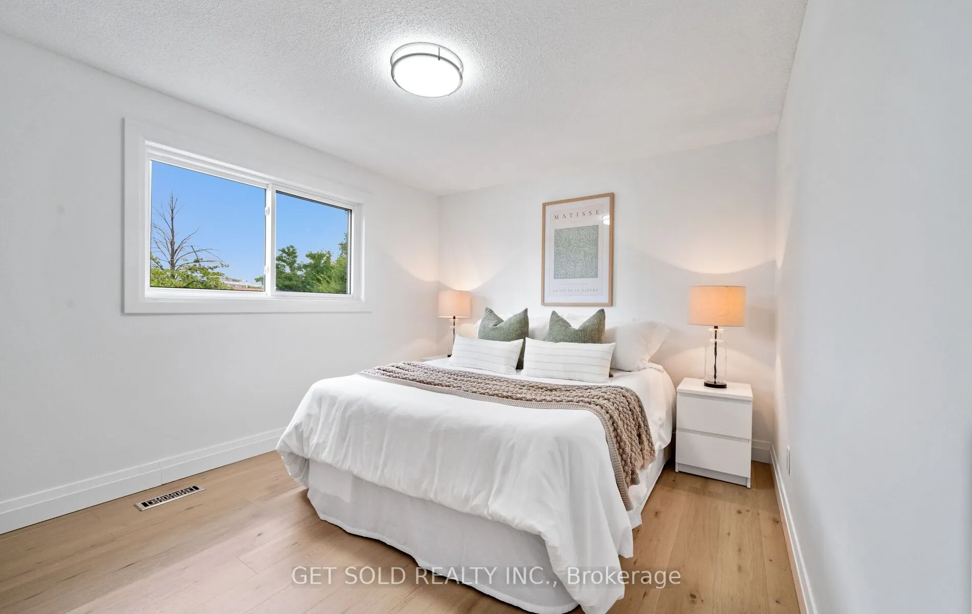 36 Shalom Crescent