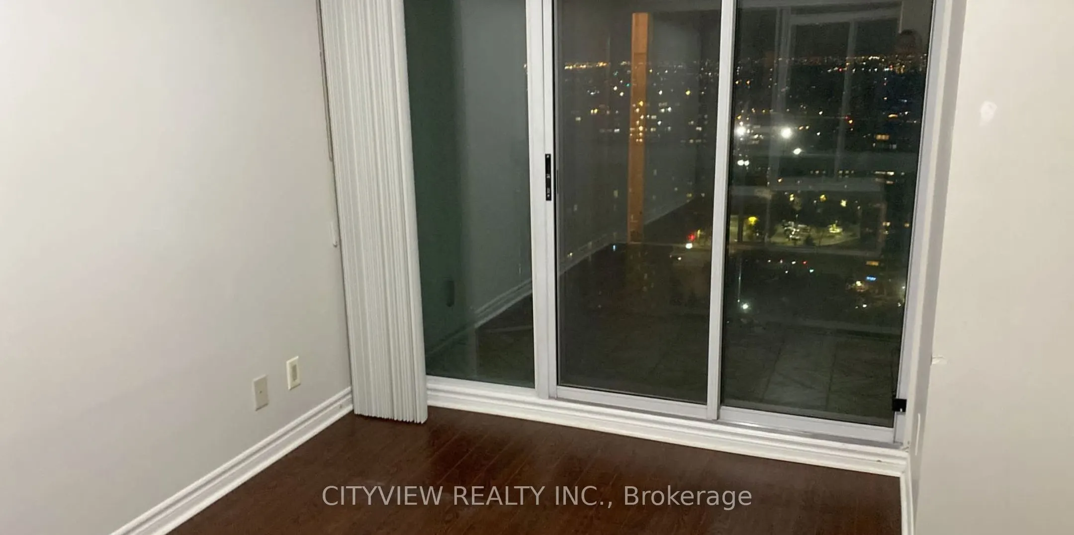 3504 Hurontario Street, #2711