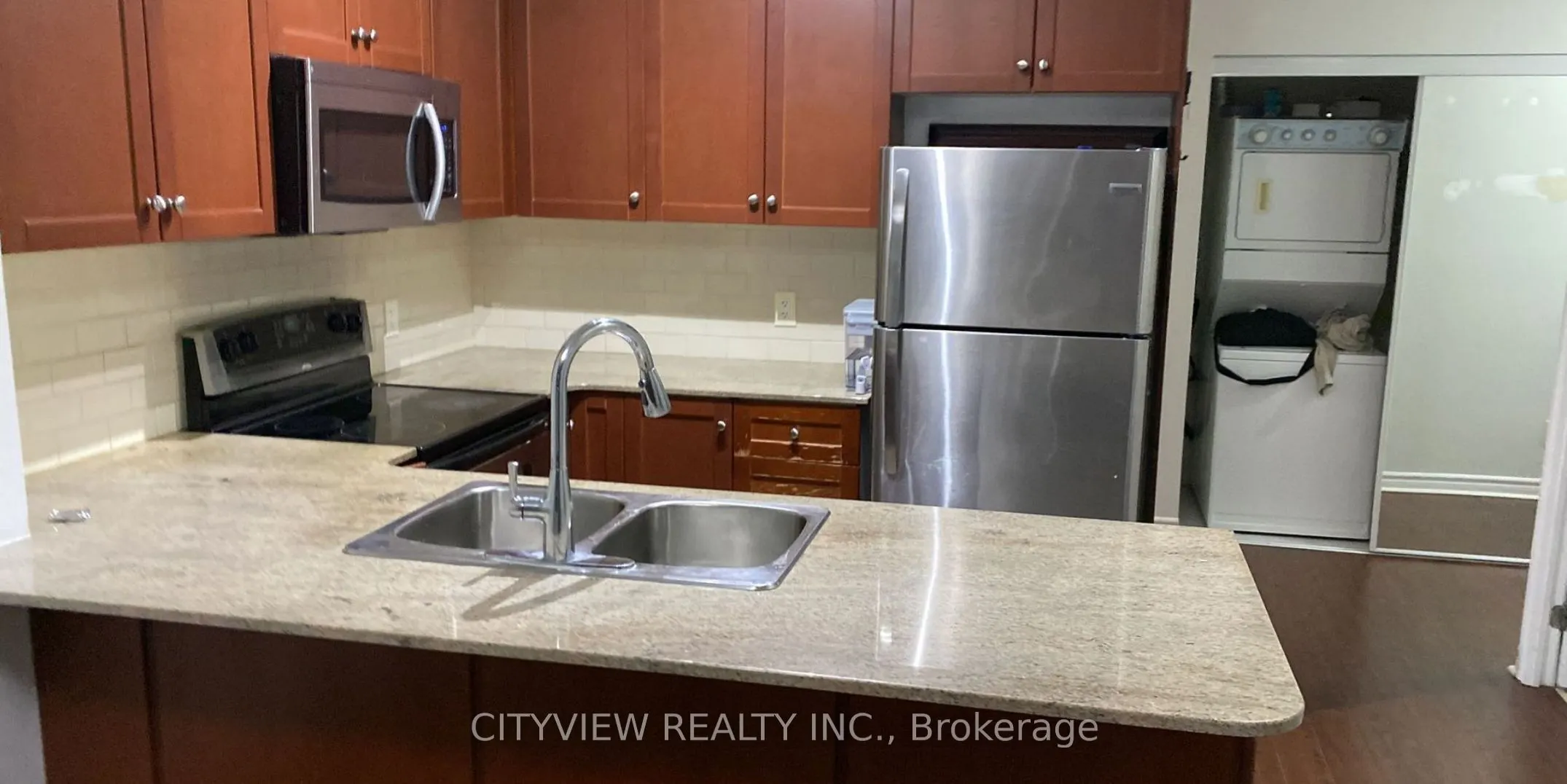 3504 Hurontario Street, #2711