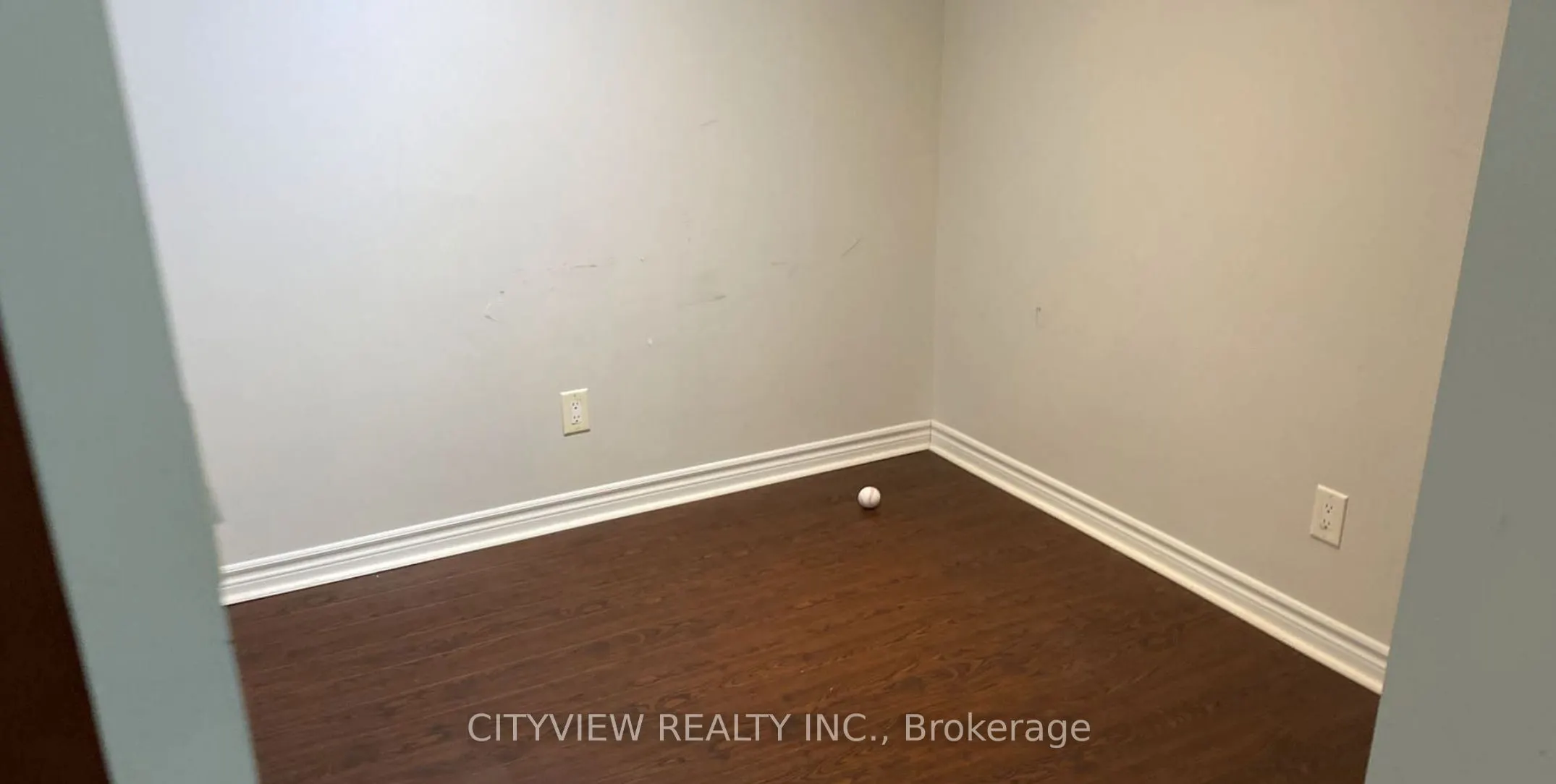 3504 Hurontario Street, #2711