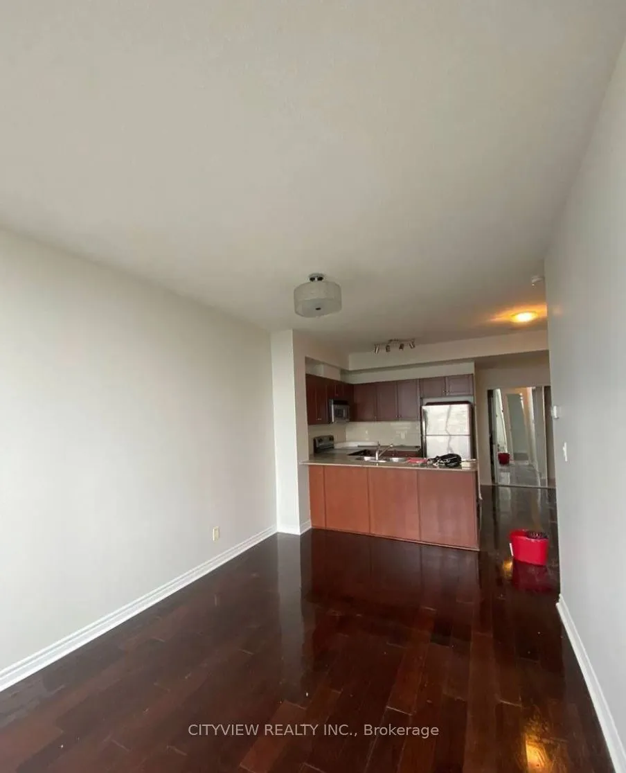 3504 Hurontario Street, #2711