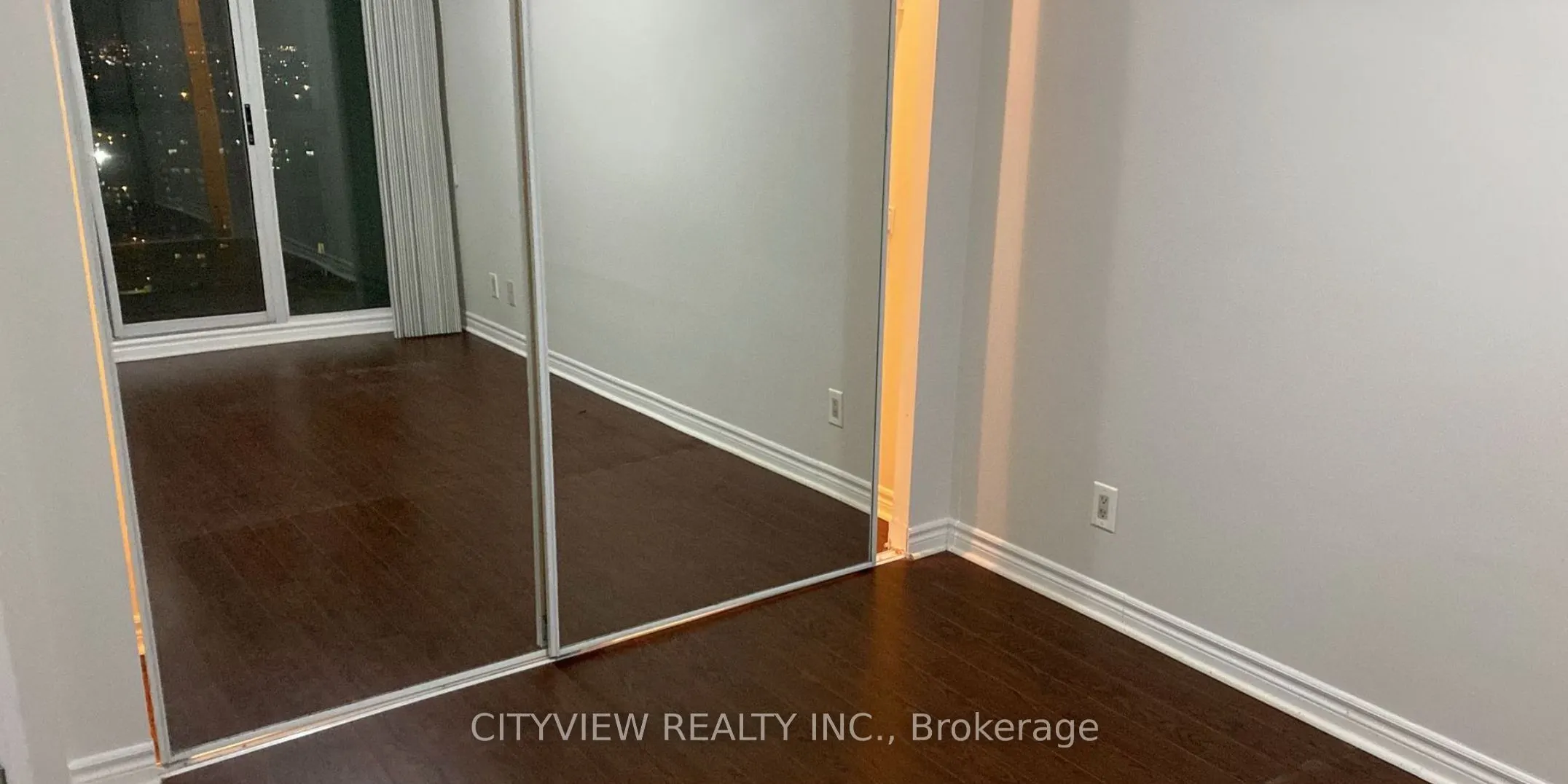 3504 Hurontario Street, #2711