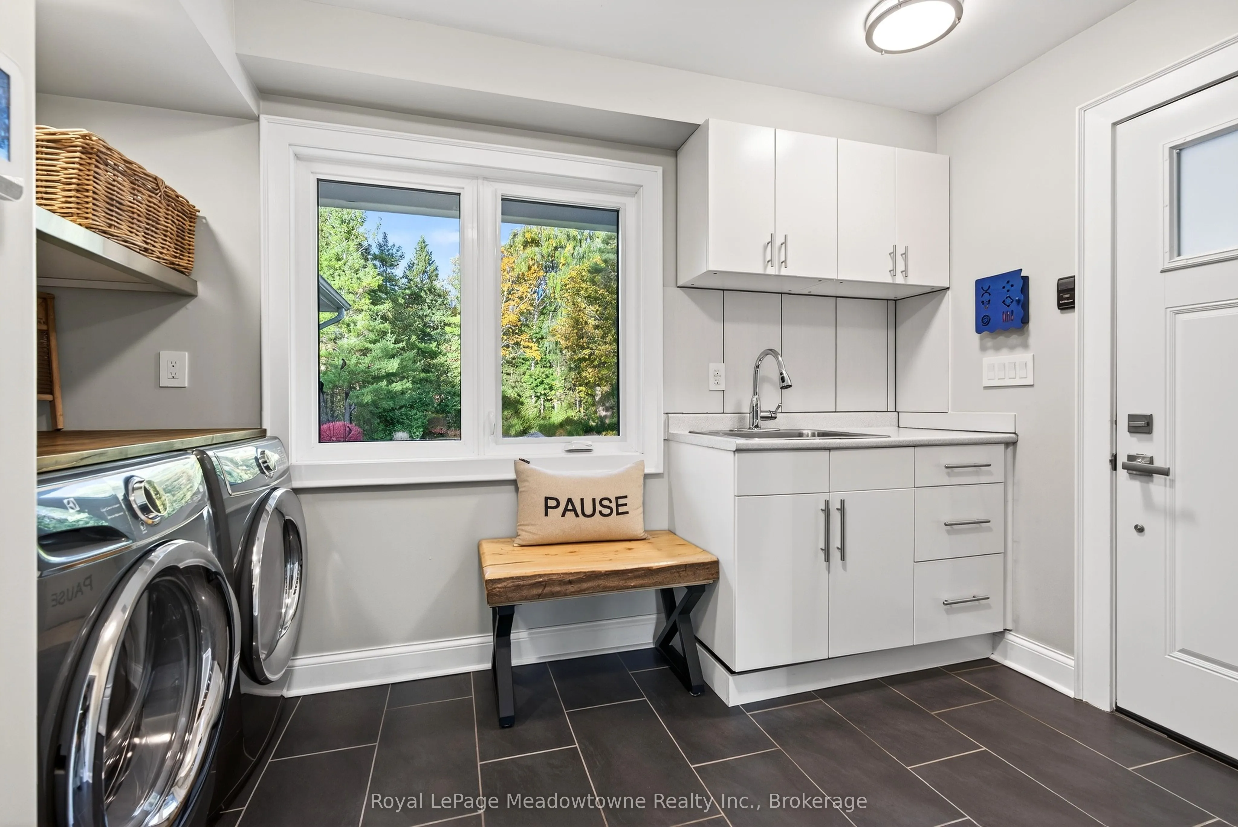 8495 Appleby Line