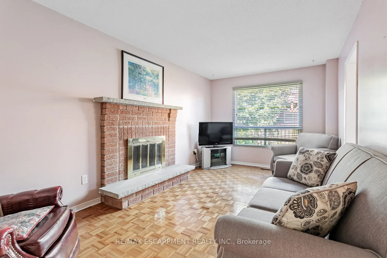 267 MACEDONIA Crescent