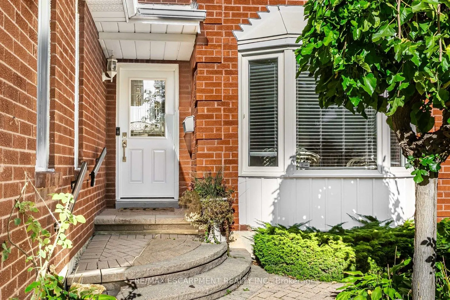 267 MACEDONIA Crescent