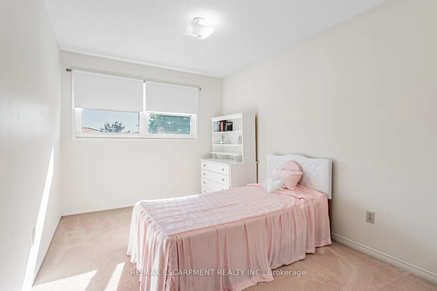 267 MACEDONIA Crescent