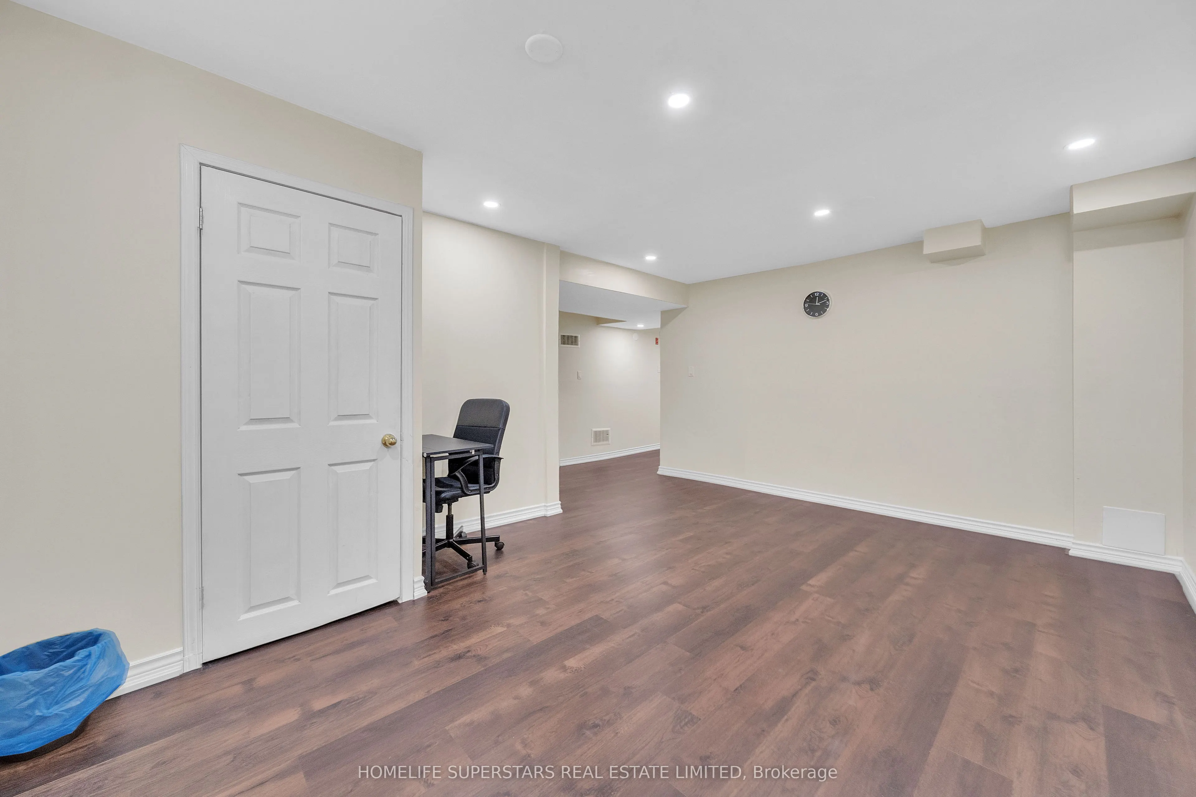 82 Jewel Crescent