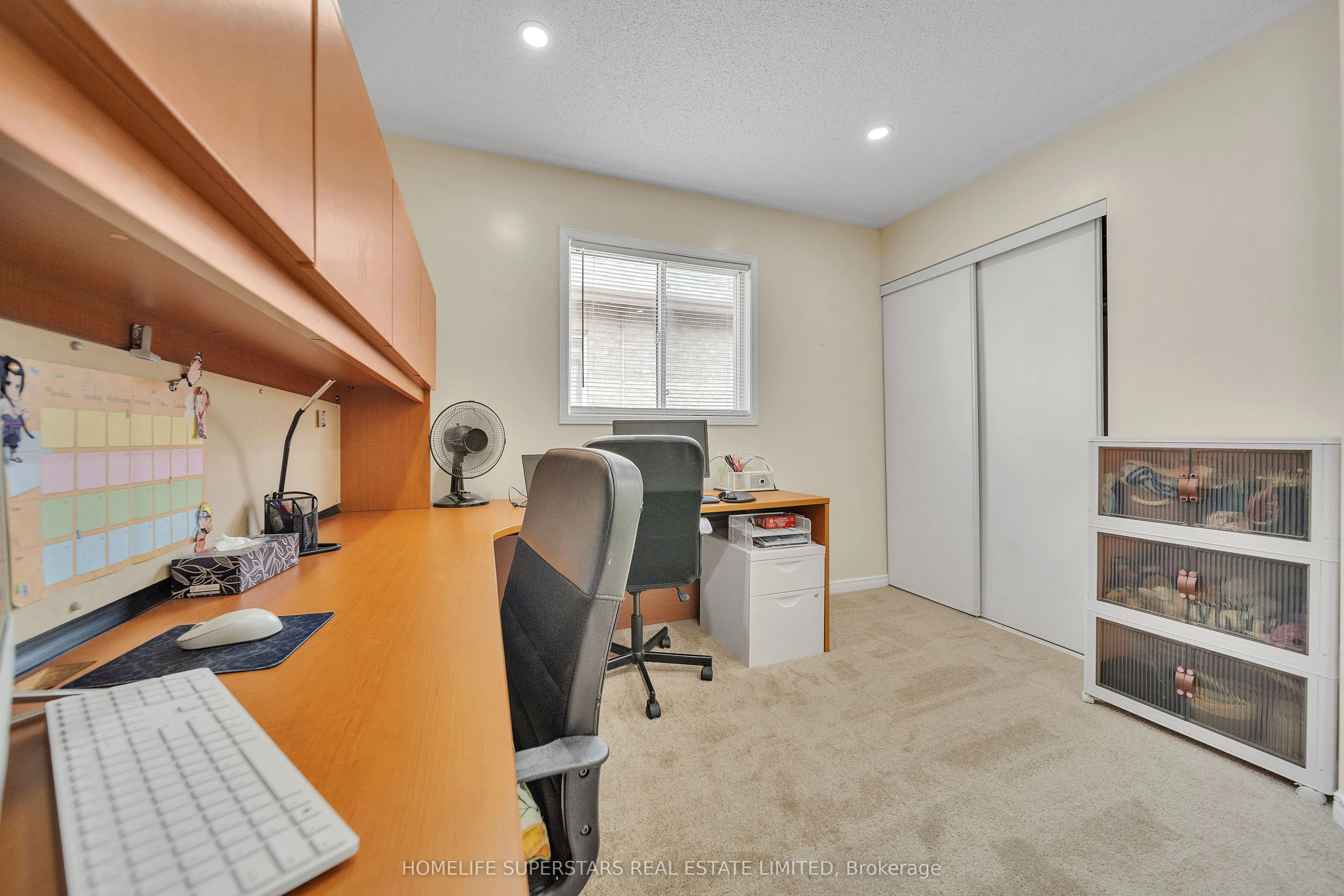 82 Jewel Crescent