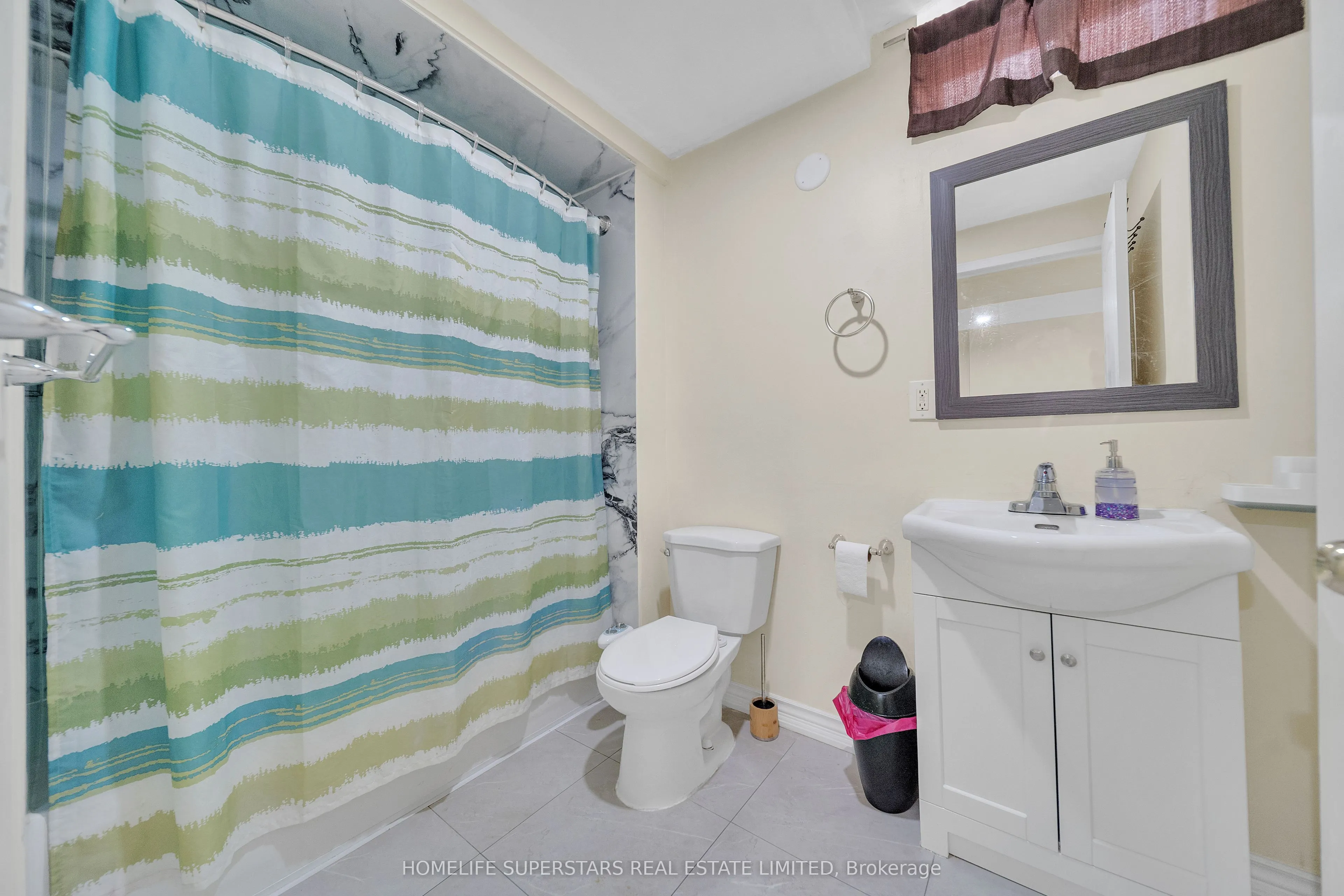 82 Jewel Crescent