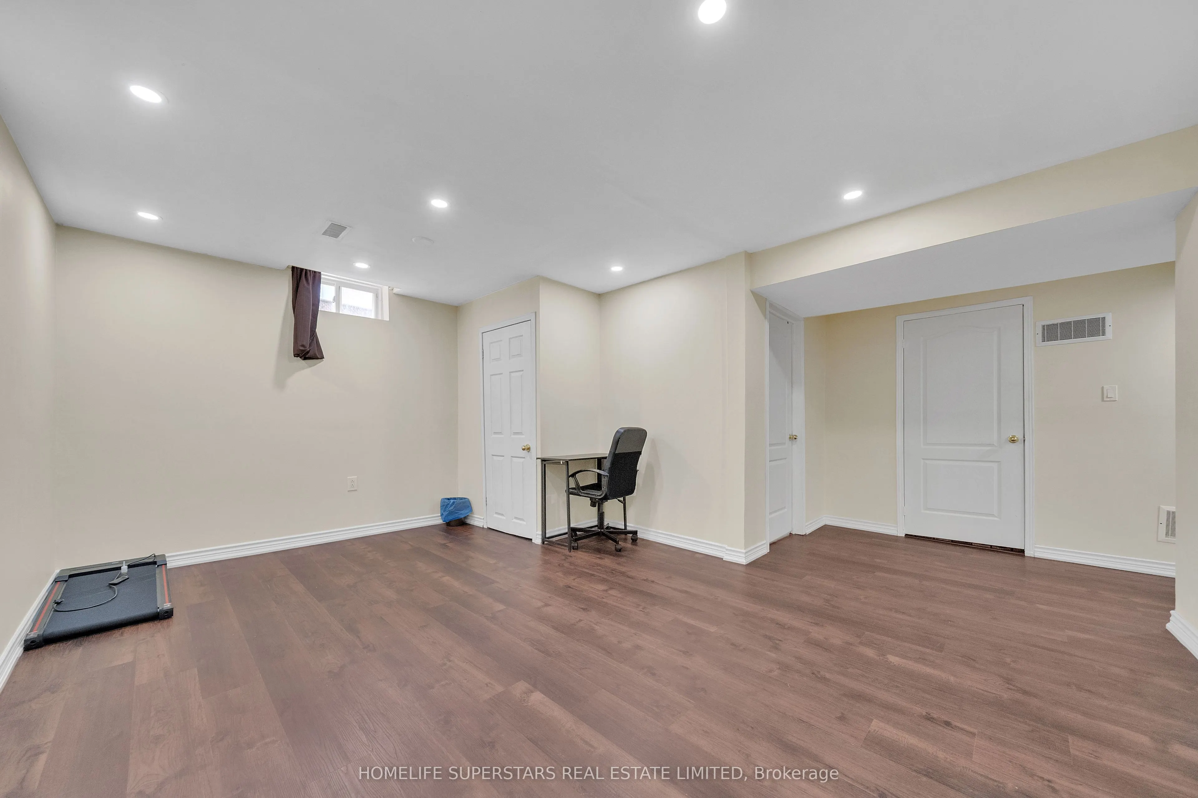 82 Jewel Crescent