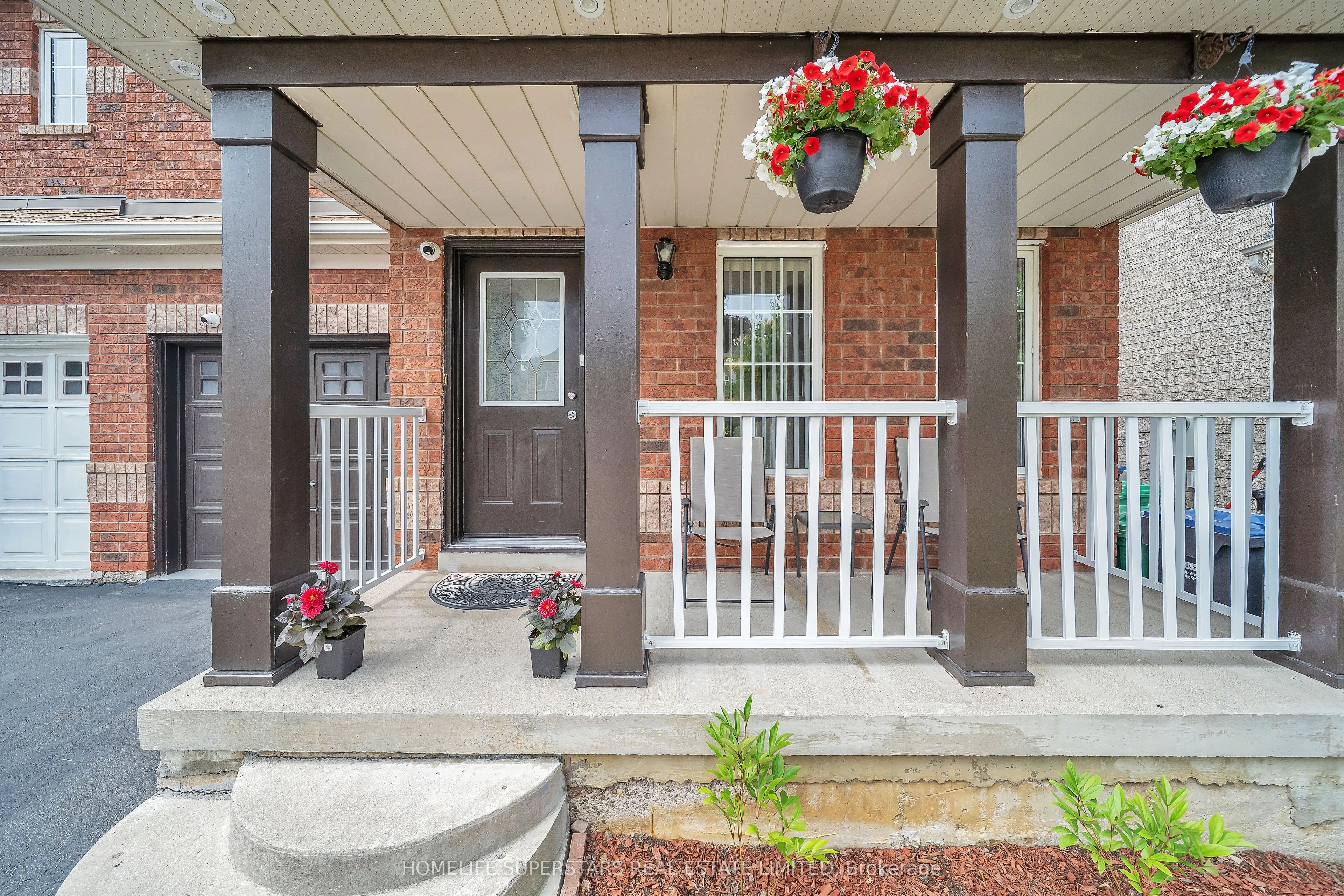 82 Jewel Crescent