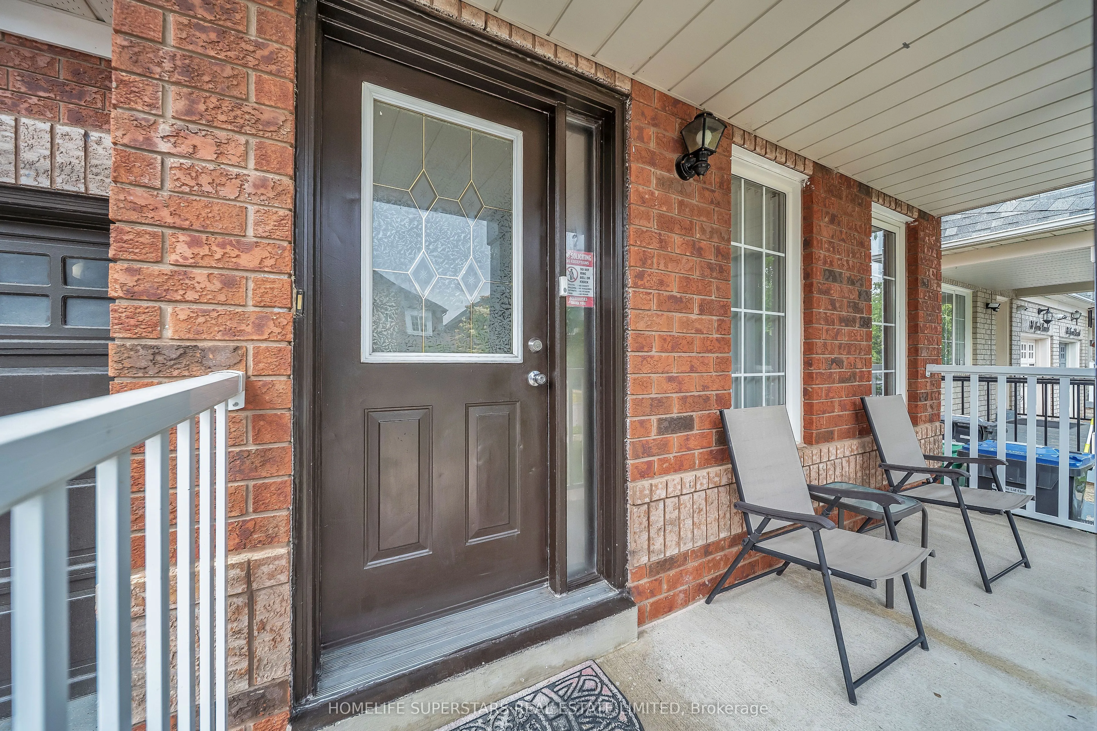 82 Jewel Crescent