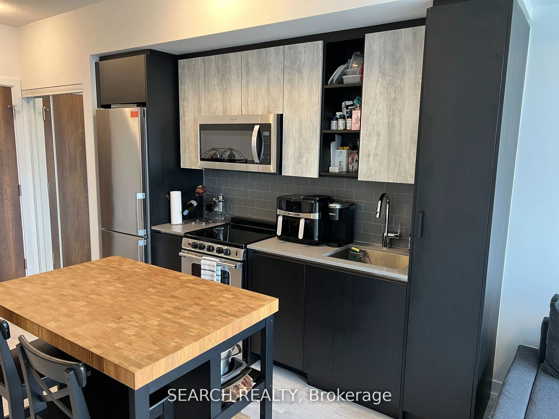 251 Manitoba Street, #1211