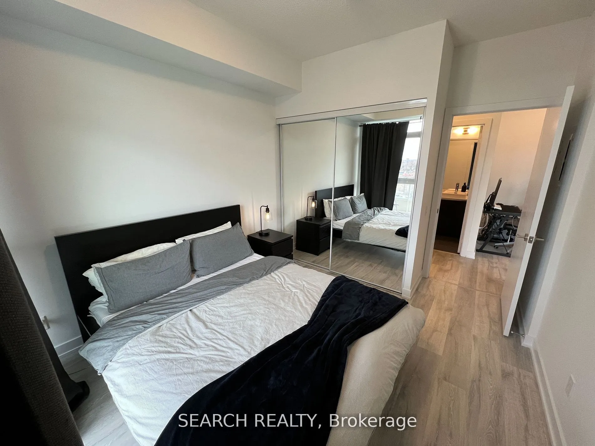 251 Manitoba Street, #1211