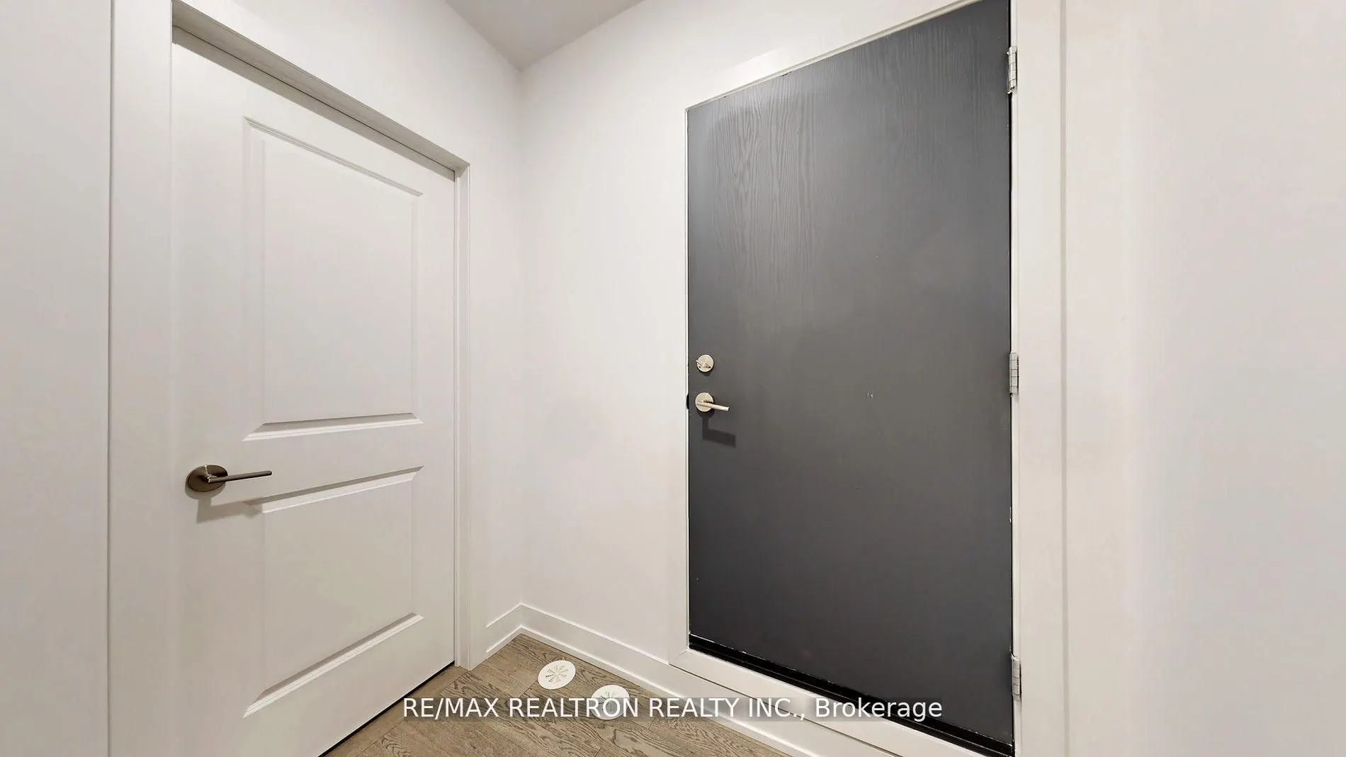 1070 Douglas Mccurdy Common, #217