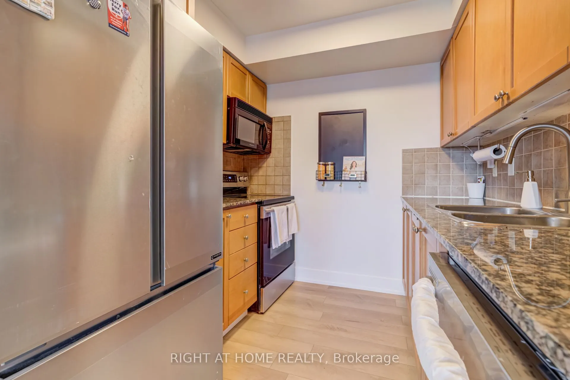 310 Burnhamthorpe Road W, #2412