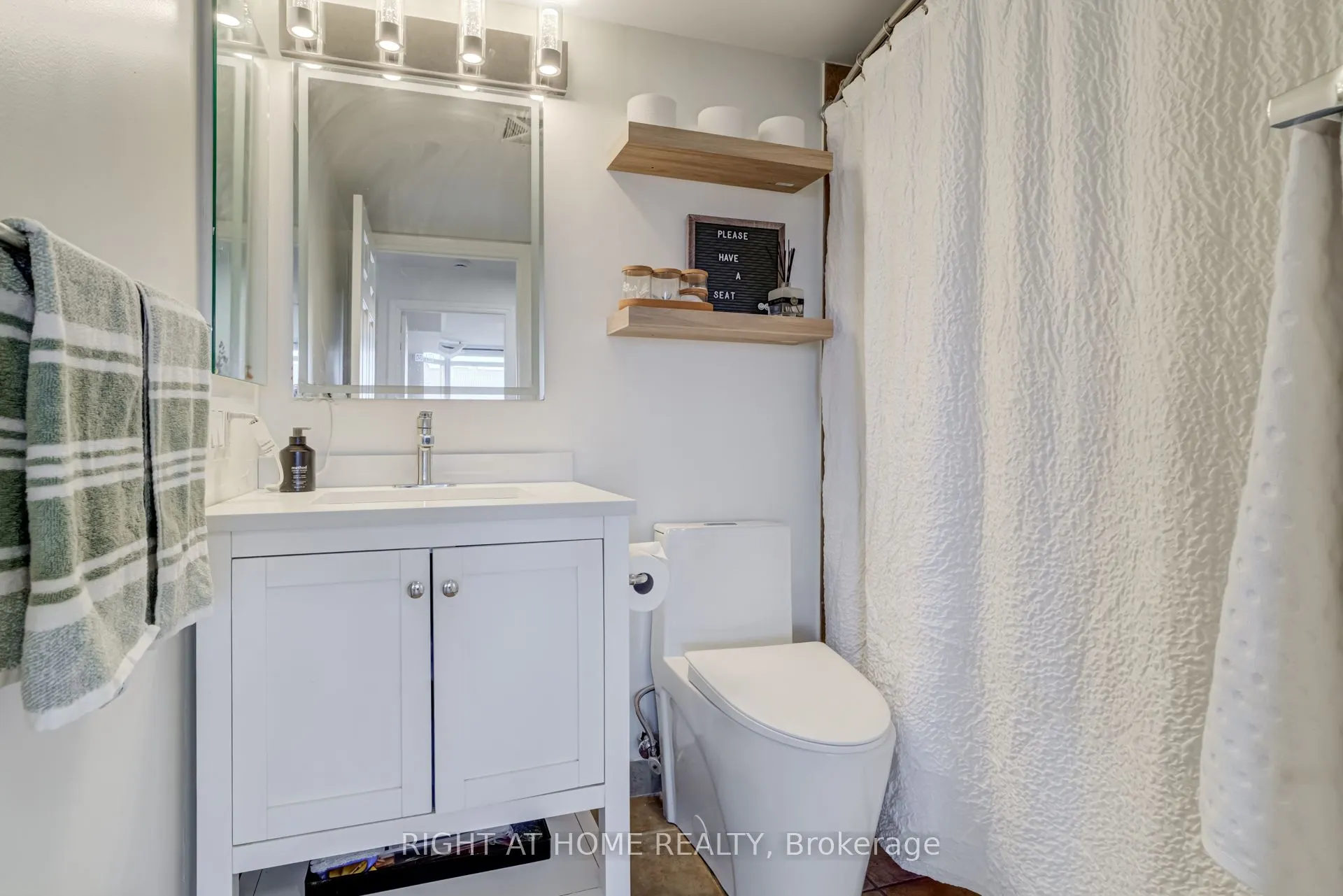 310 Burnhamthorpe Road W, #2412