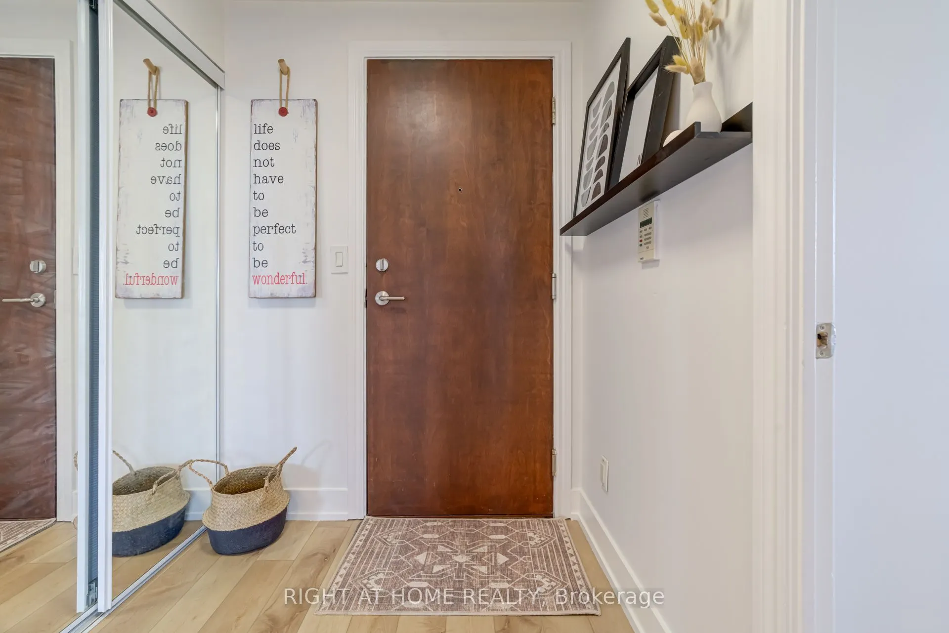 310 Burnhamthorpe Road W, #2412