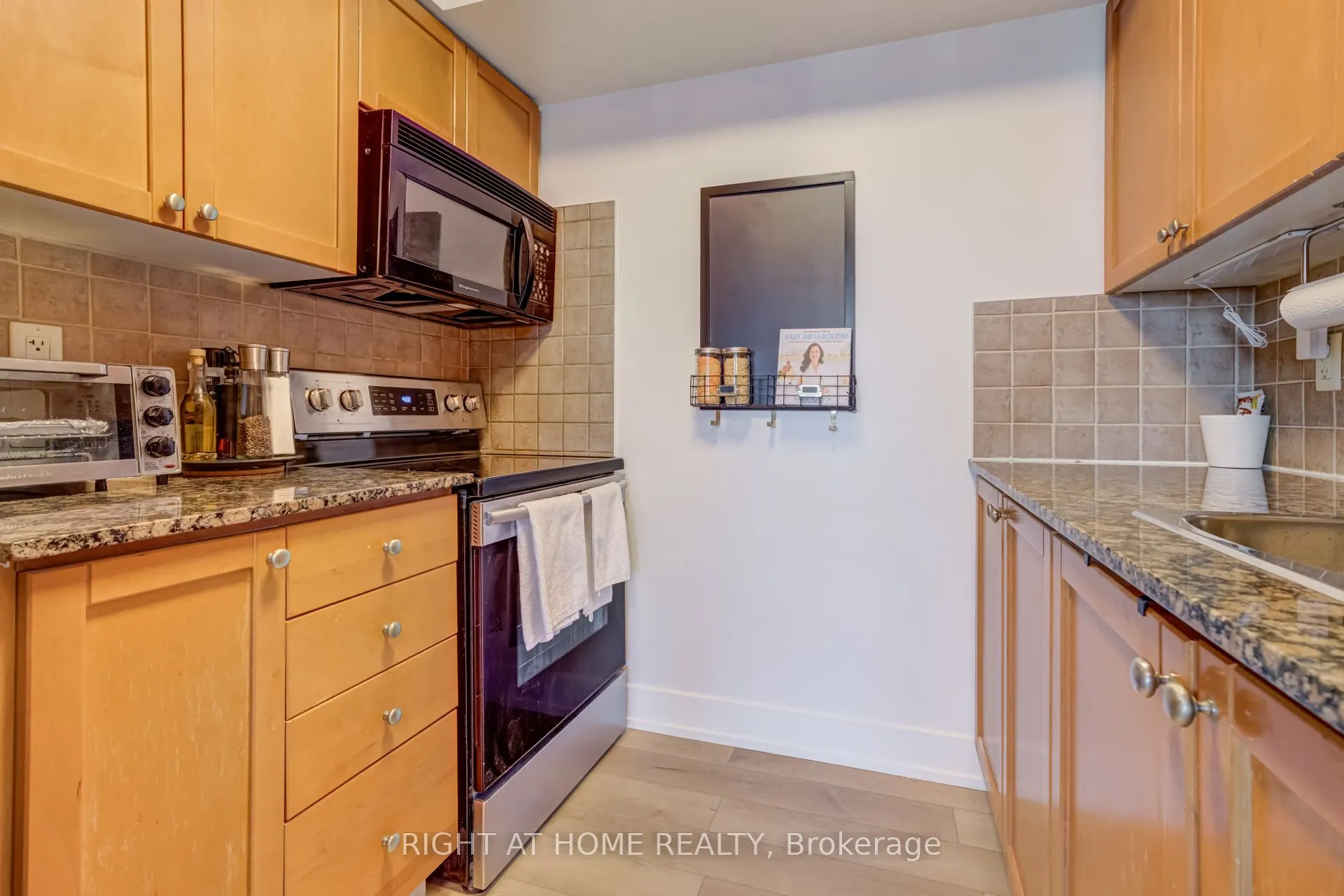 310 Burnhamthorpe Road W, #2412