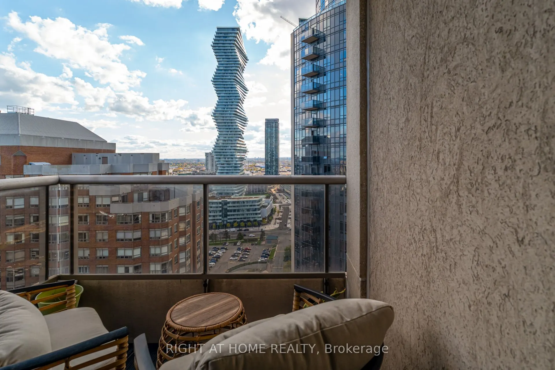 310 Burnhamthorpe Road W, #2412